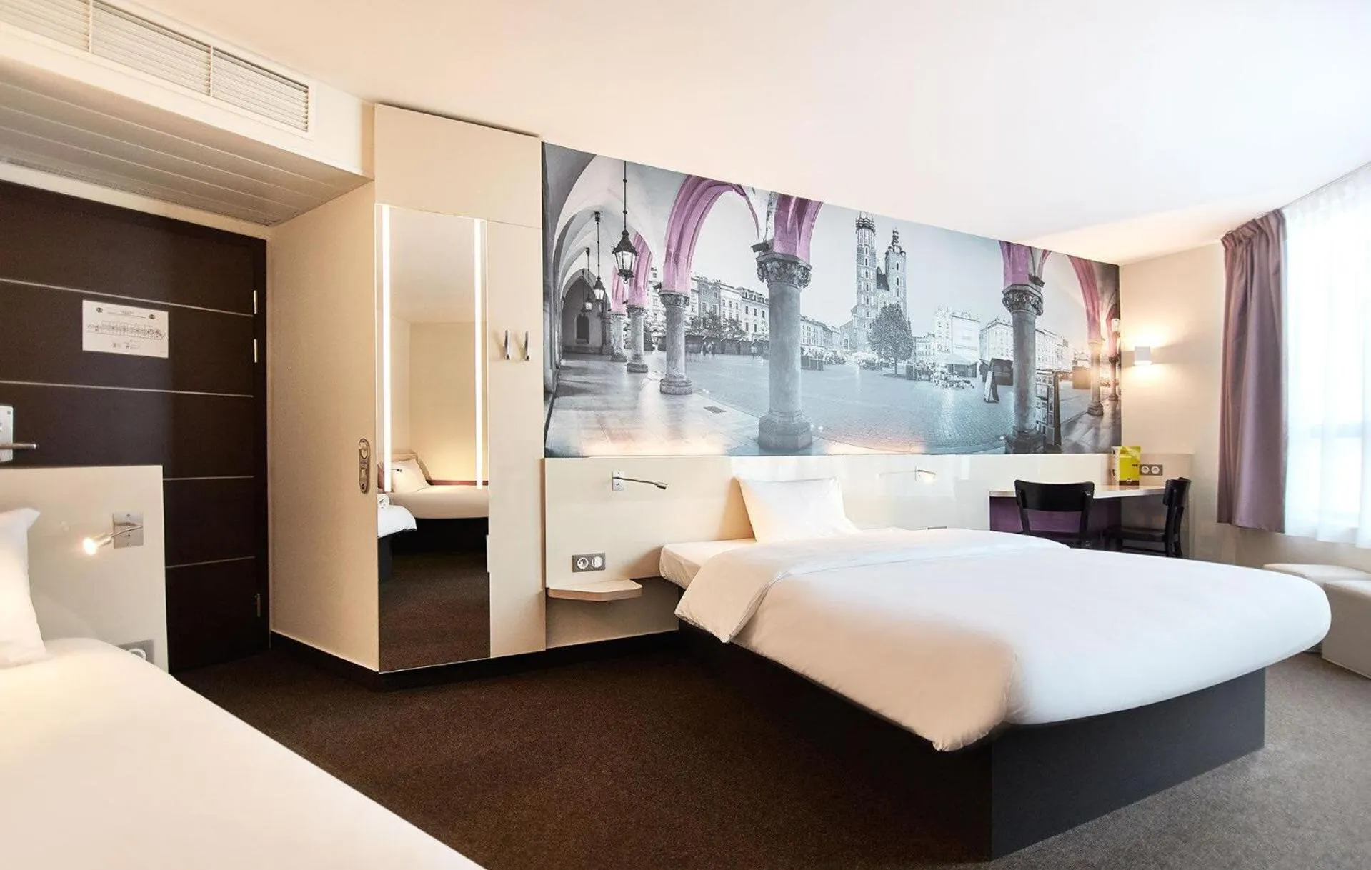 Bathroom, Bed in B&B HOTEL Krakow Centrum