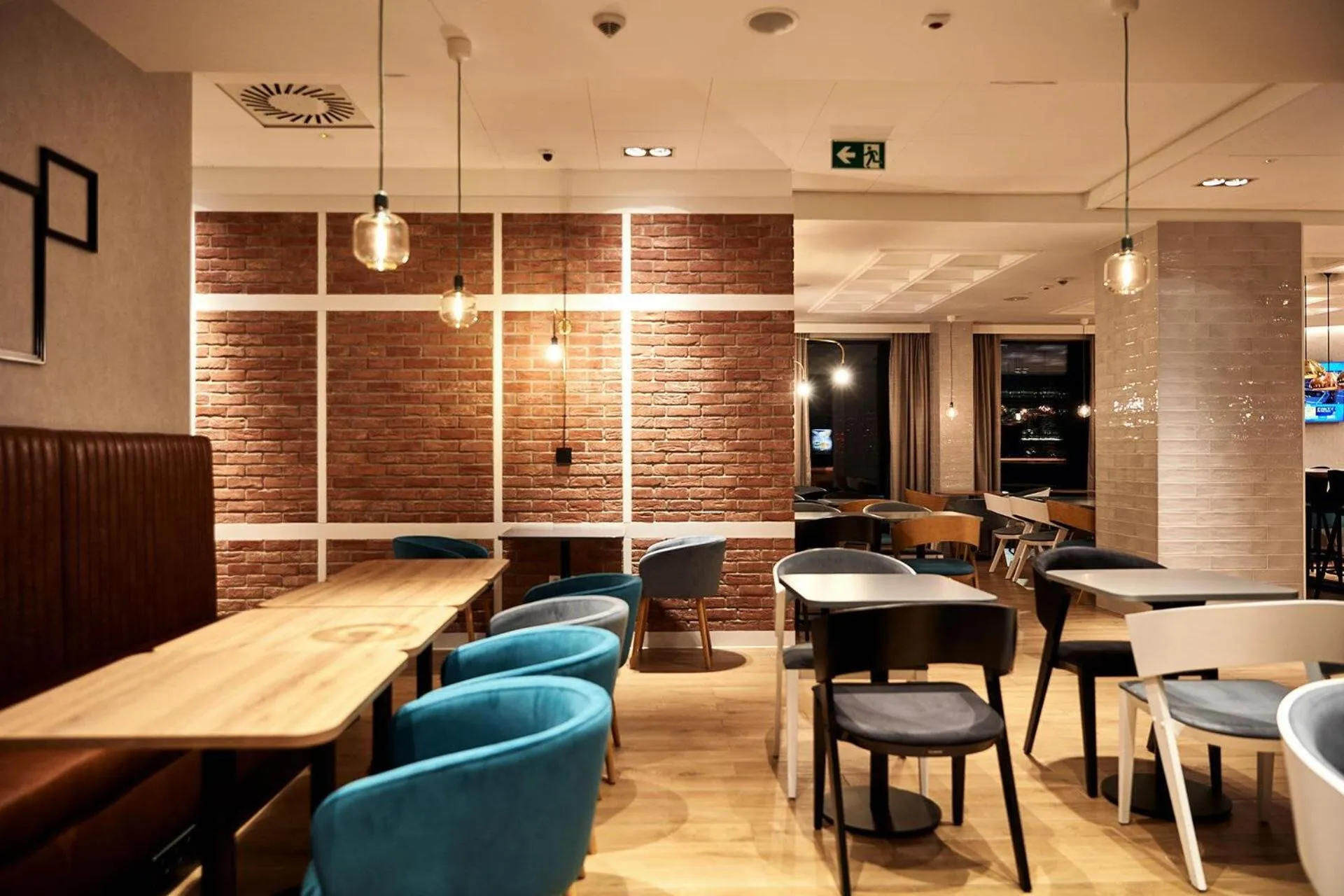 Lobby or reception in B&B HOTEL Krakow Centrum