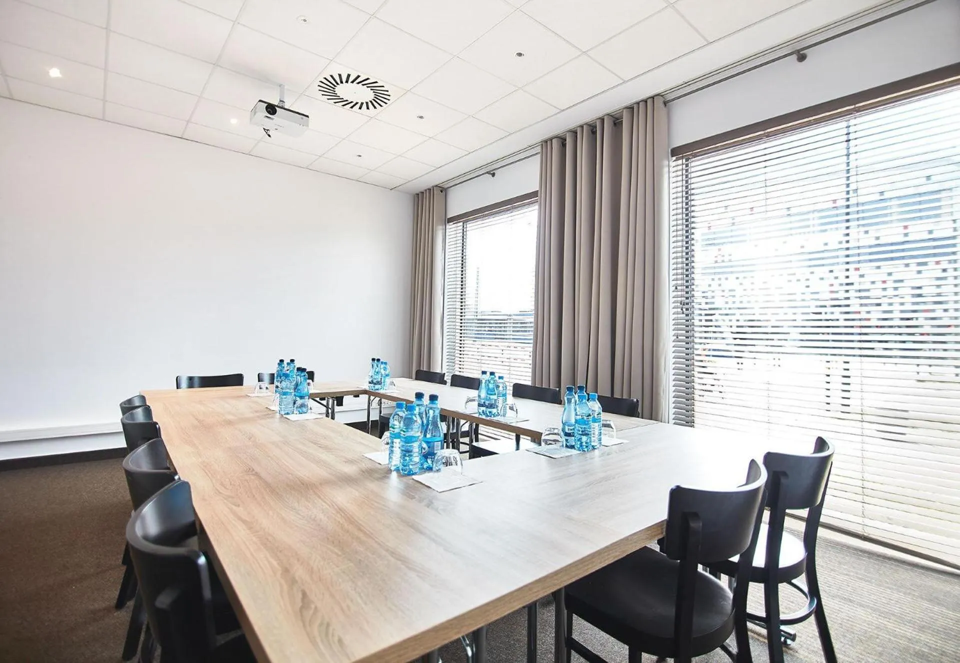 Meeting/conference room in B&B HOTEL Krakow Centrum