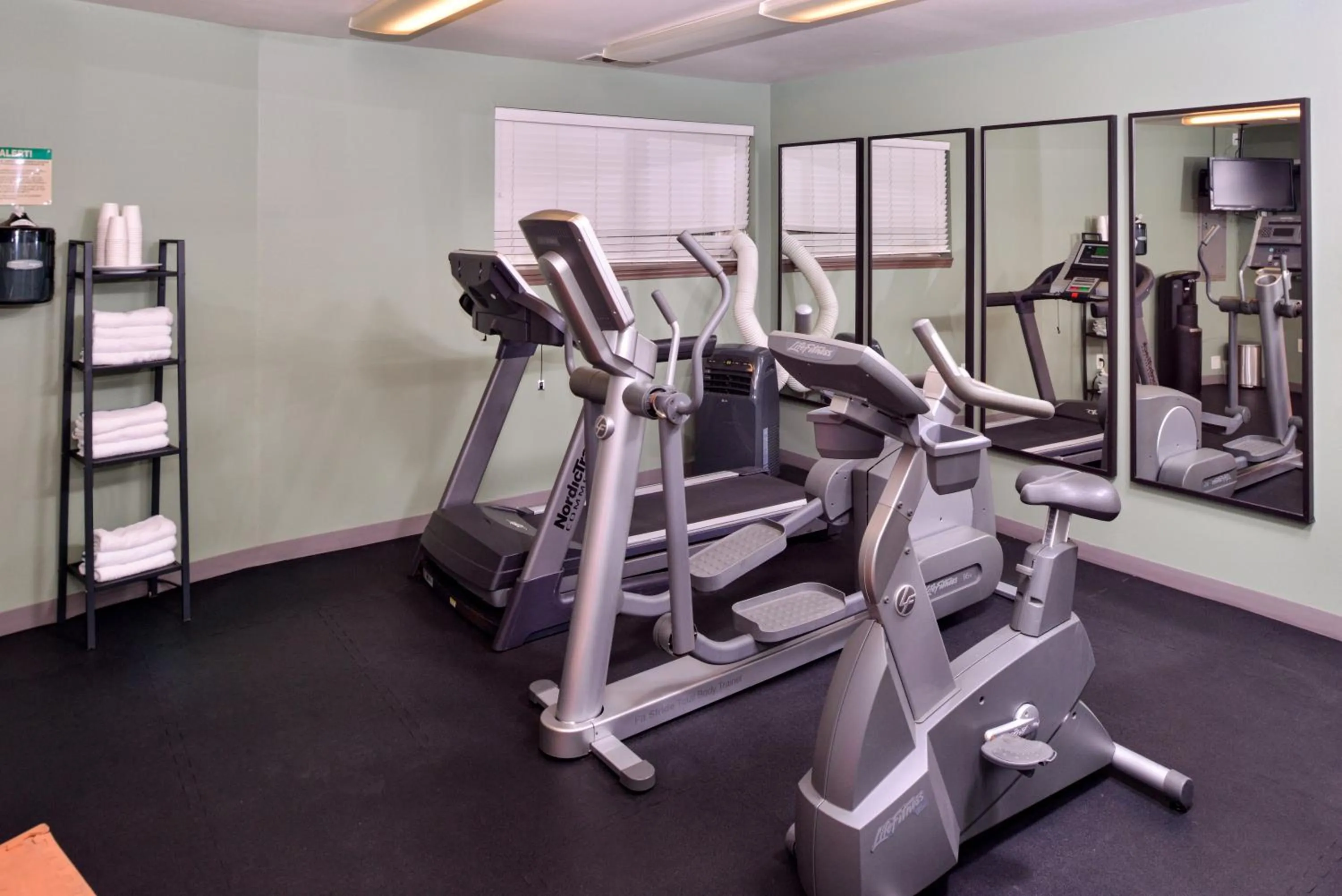 Fitness centre/facilities in The Coho Oceanfront Lodge