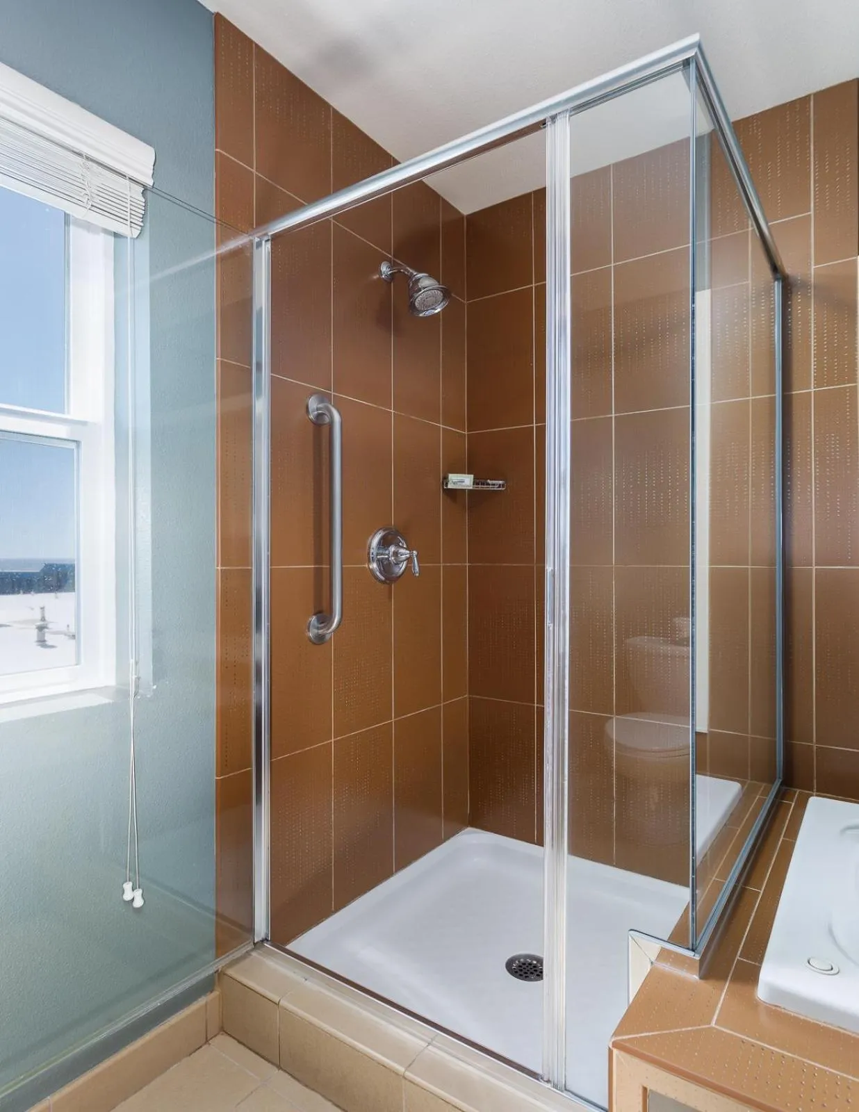 Shower in The Coho Oceanfront Lodge