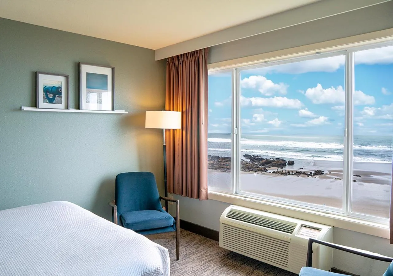 View (from property/room), Bed in The Coho Oceanfront Lodge