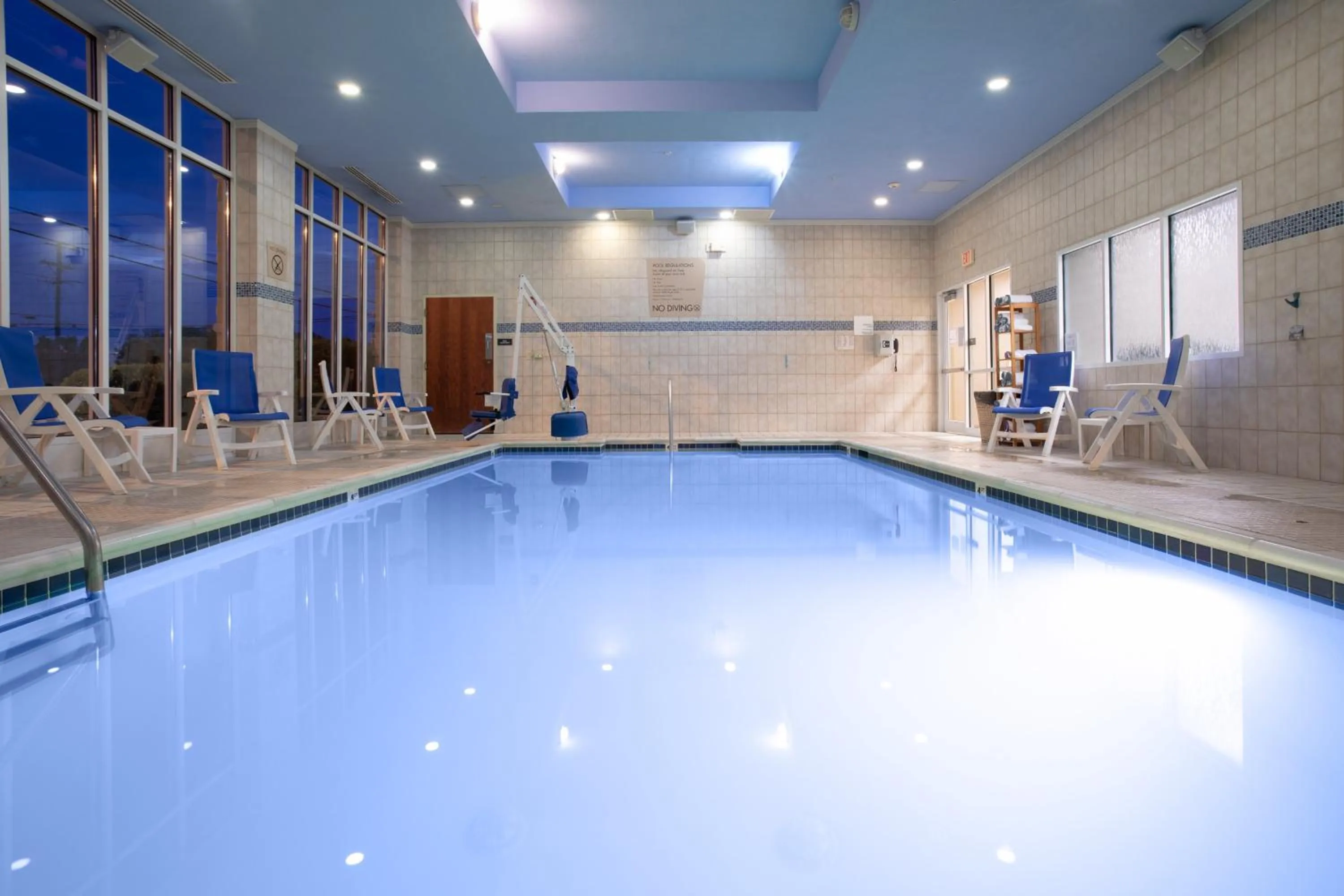Swimming pool in Holiday Inn Winchester Southeast-Historic Gateway by IHG