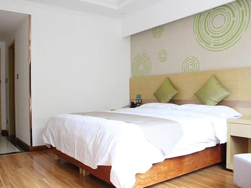 Bed in GreenTree Inn Yangzhou Jiangdu Shaobo Town Huaihai Road Express Hotel