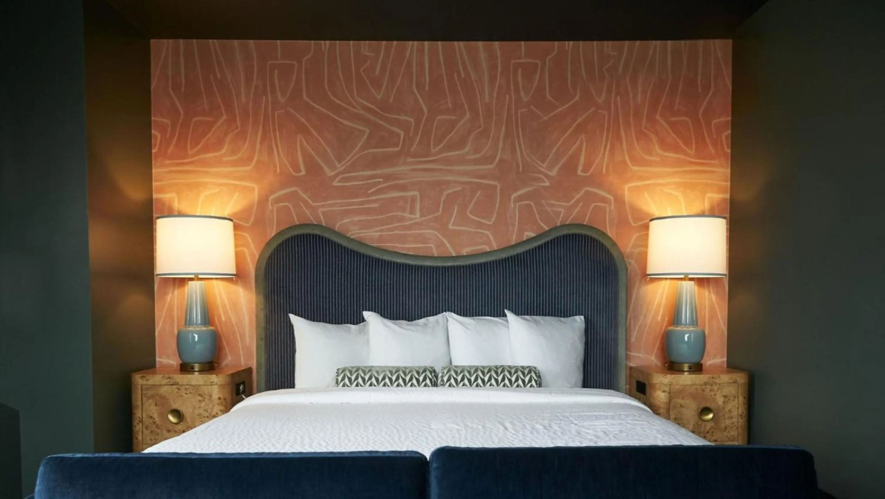 Bedroom, Bed in Marcus Whitman Hotel