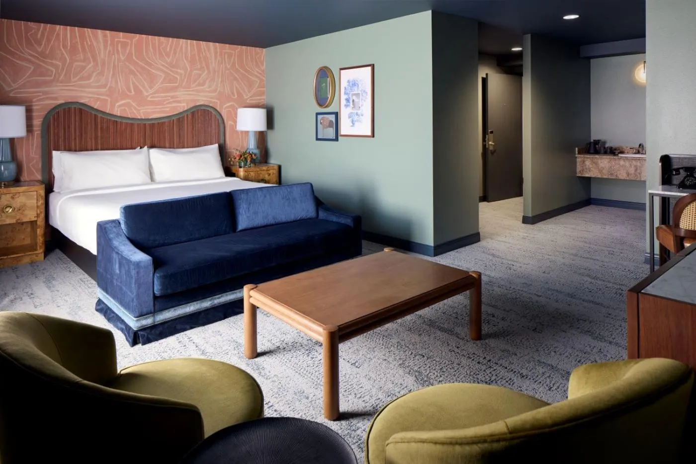 Bedroom, Bed in Marcus Whitman Hotel