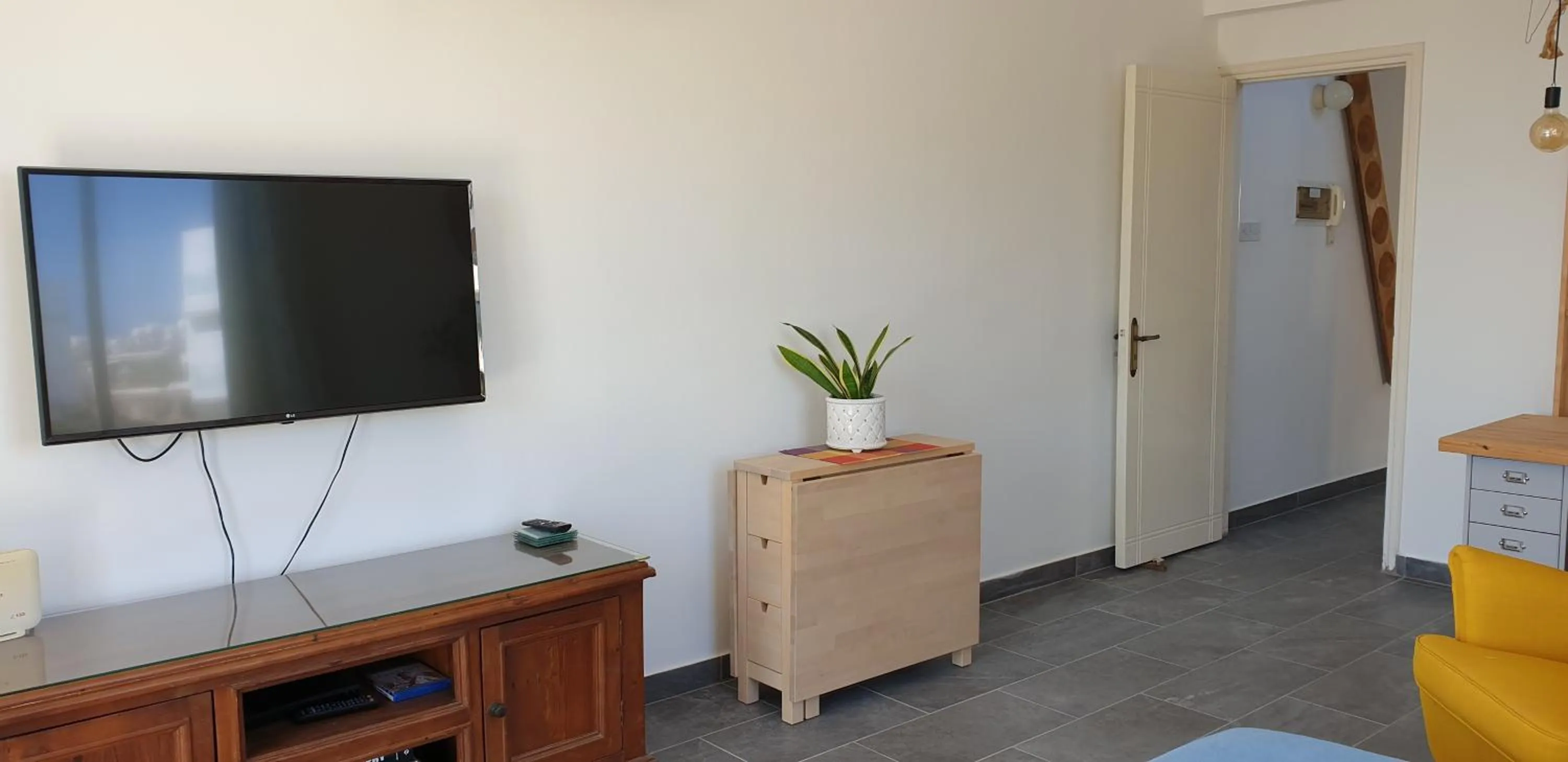 Dining area in Athena and The Owl Beachside Apt