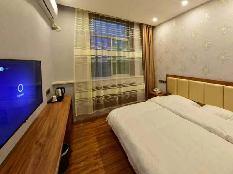 Bed in Shell Zhaozhong Ancient Street, Jinzhong County Railway Station Hotel