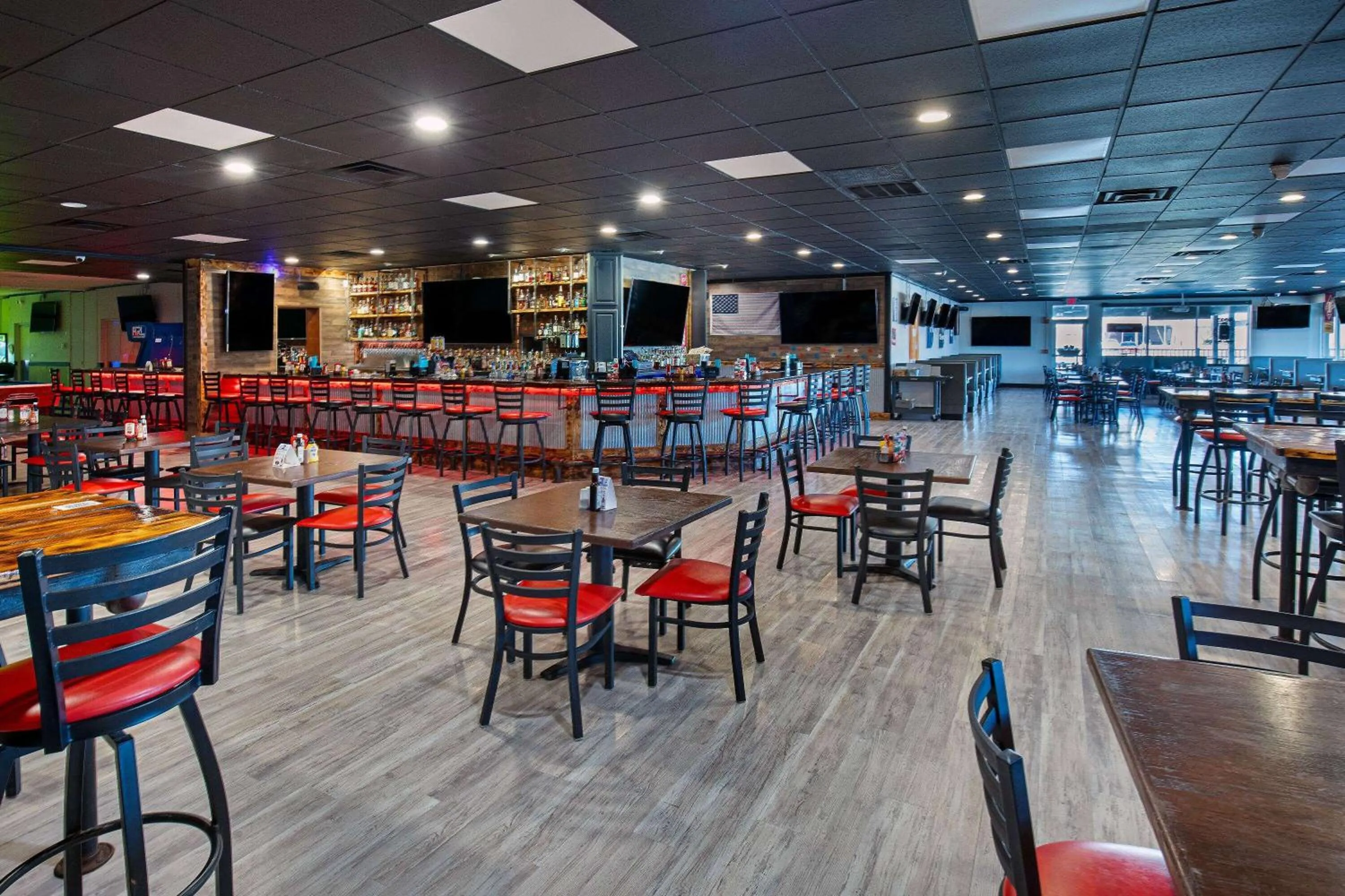 Restaurant/places to eat in Ramada by Wyndham Bowling Green