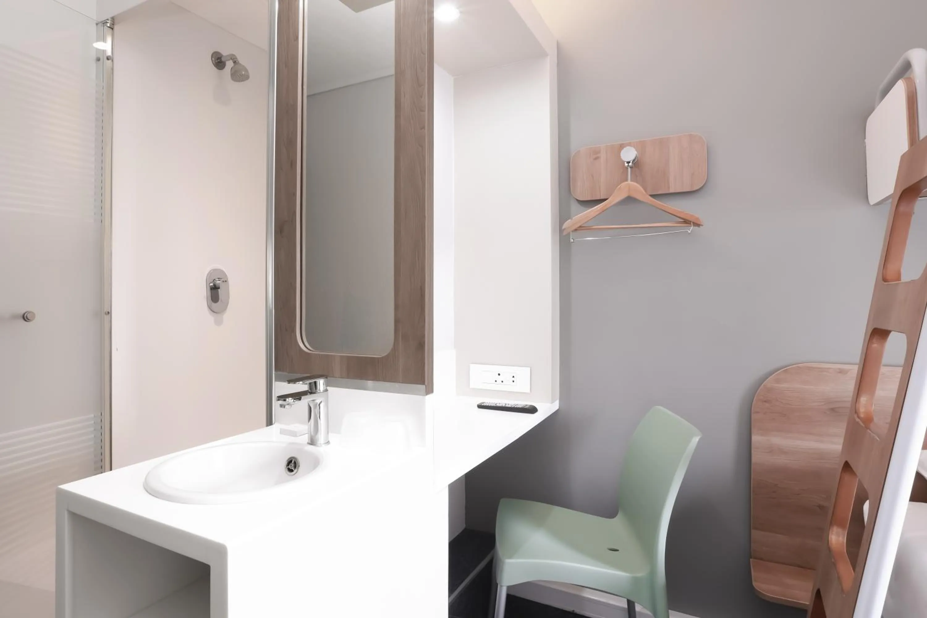 Shower in SUN1 PORT ELIZABETH