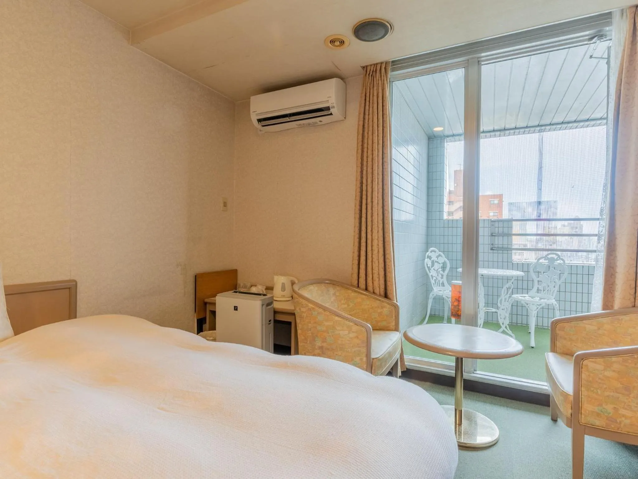 Bed in Hotel New Century