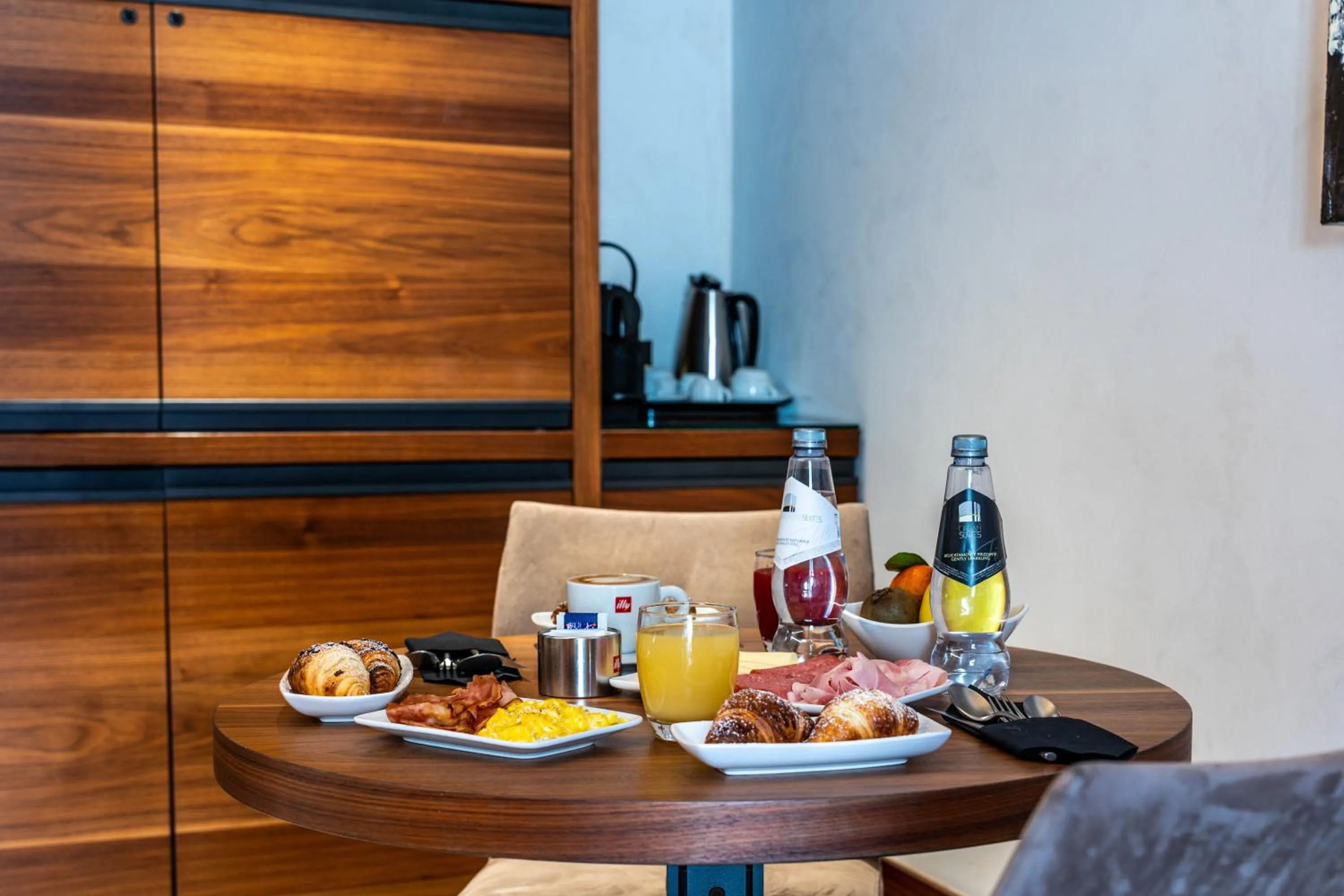 Breakfast in Gasometer Urban Suites