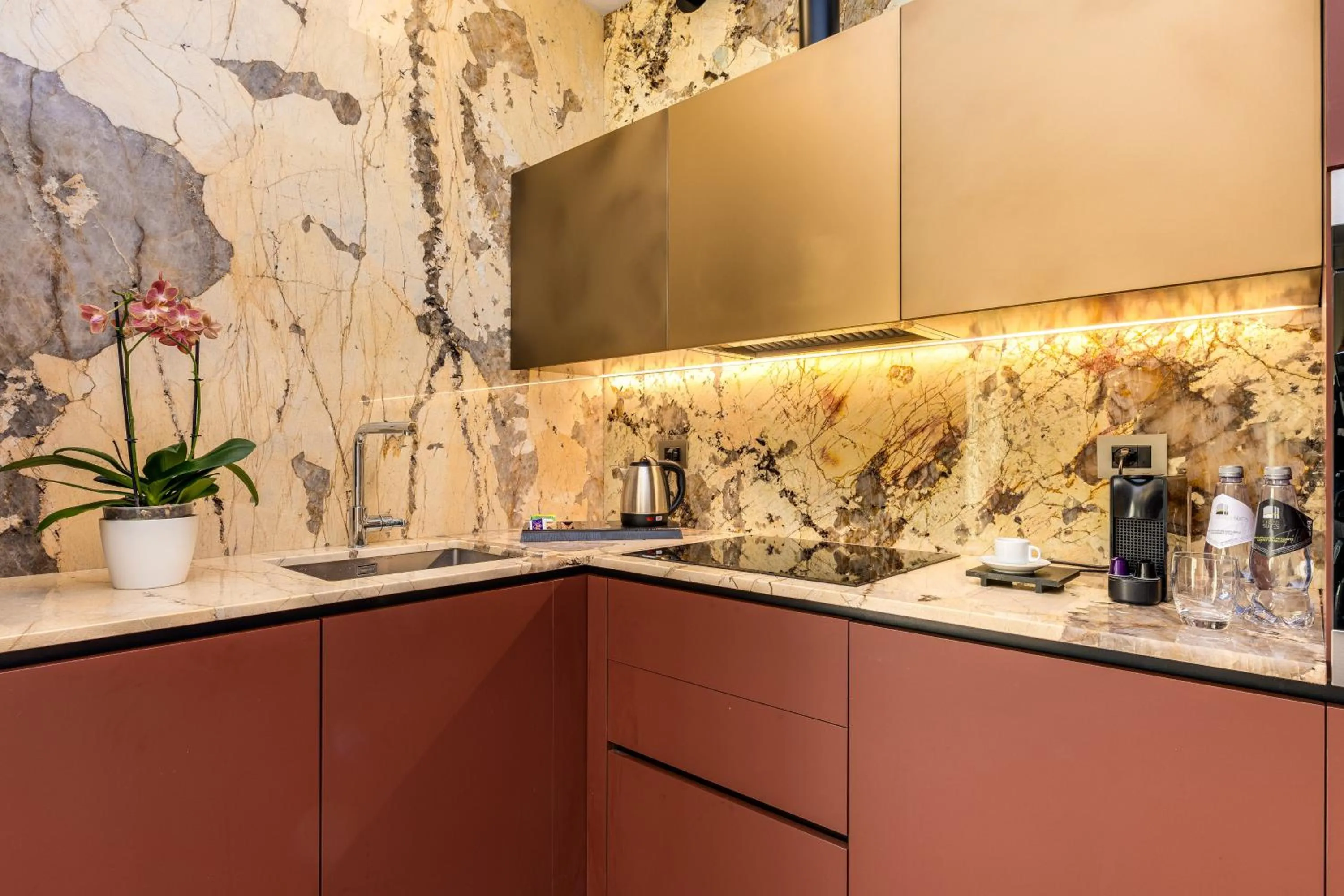 kitchen in Gasometer Urban Suites