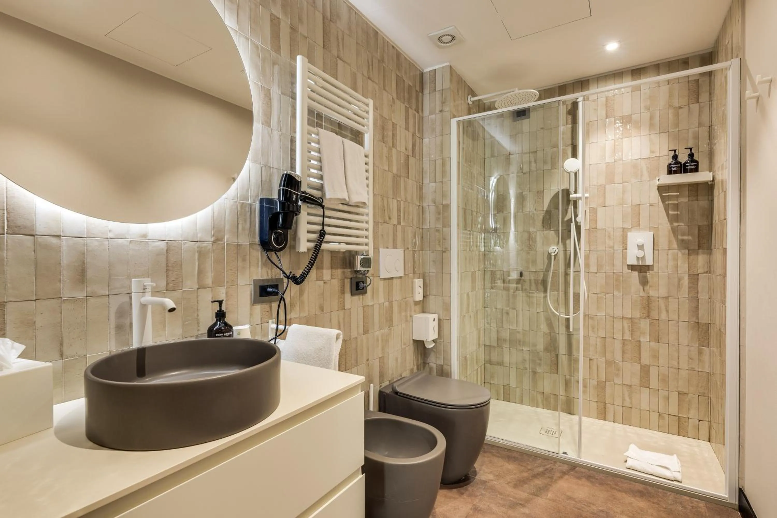 Bathroom in Gasometer Urban Suites