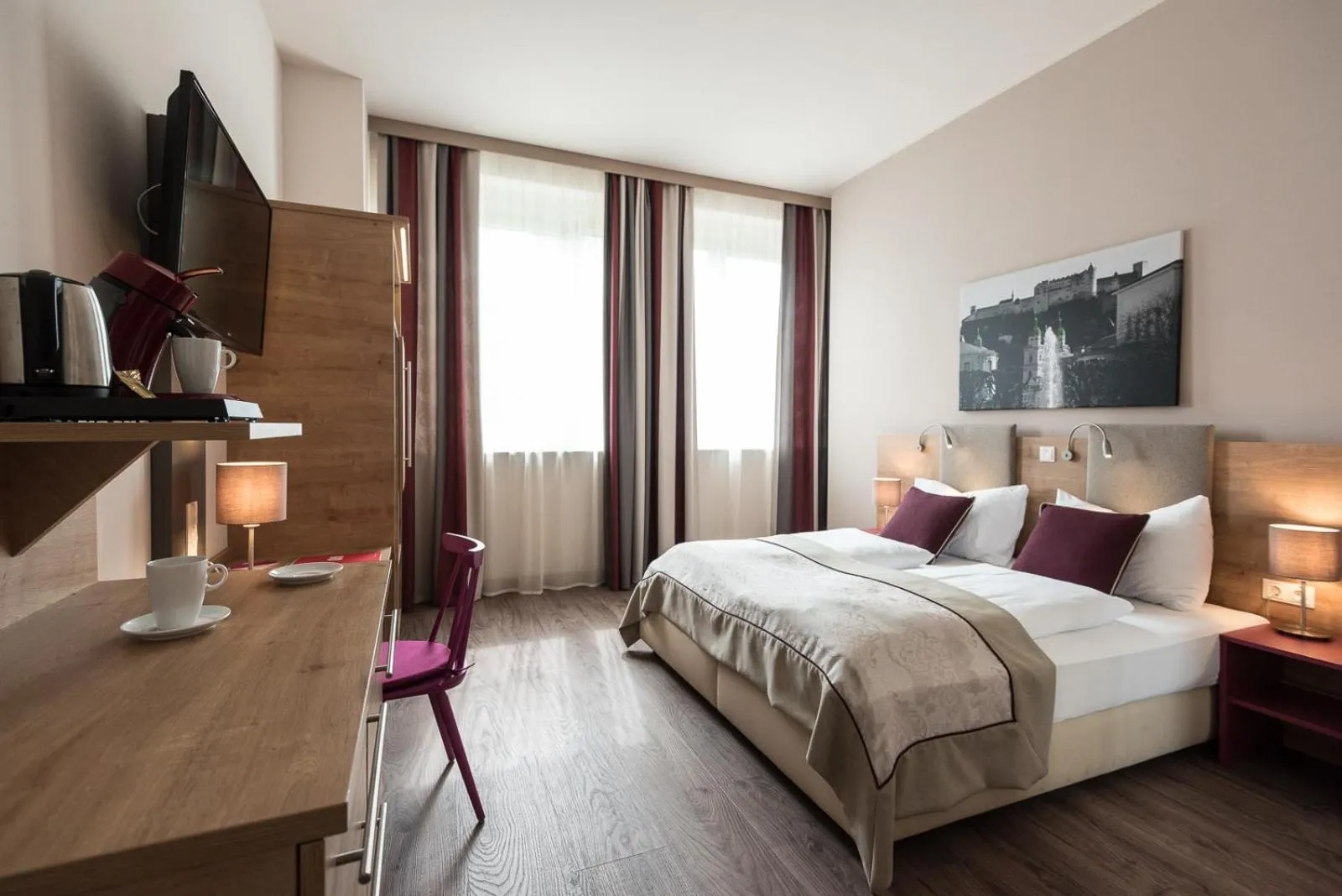 Photo of the whole room, Bed in HOTEL max70