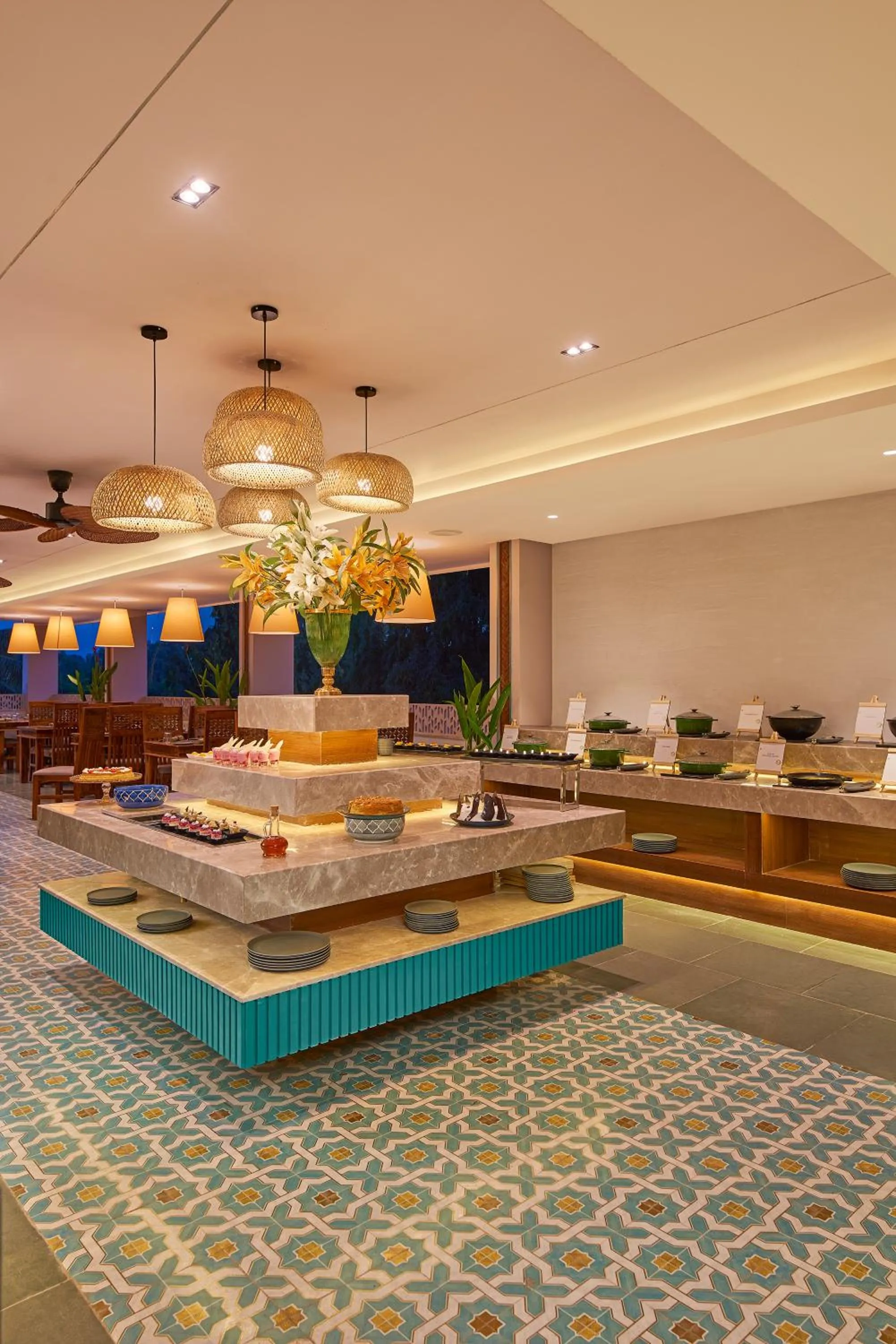 Restaurant/places to eat in Southern Star,Bangalore