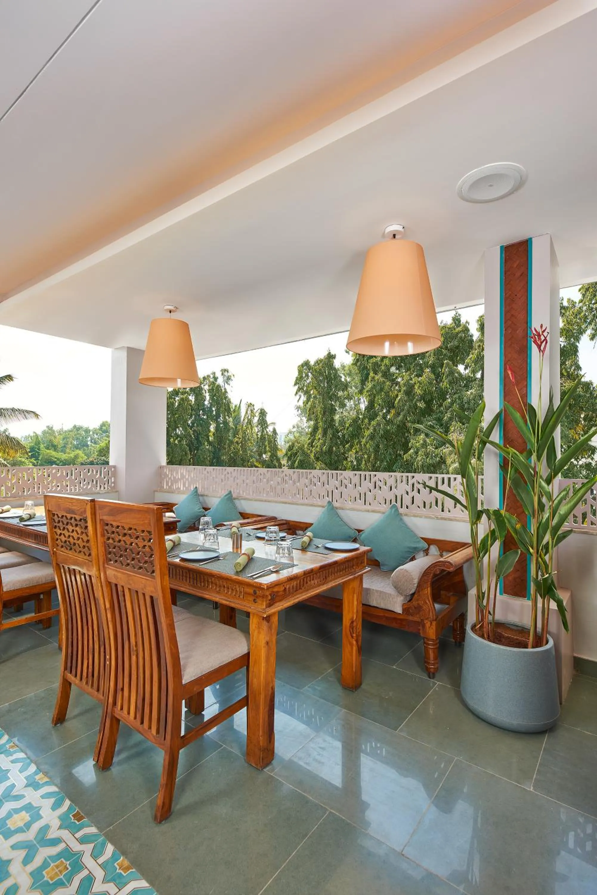 Restaurant/places to eat in Southern Star,Bangalore