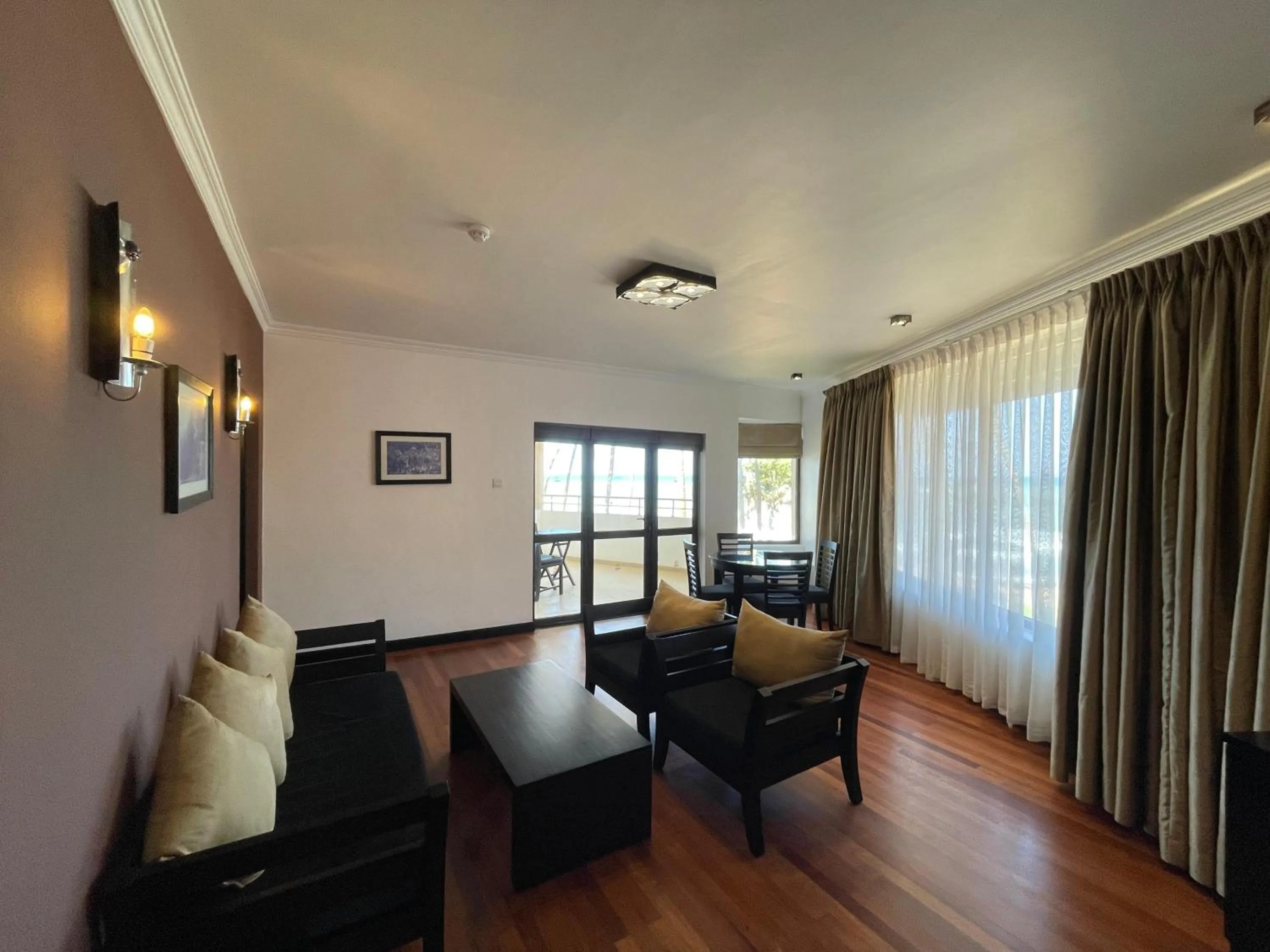 Living room in Tangerine Beach Hotel