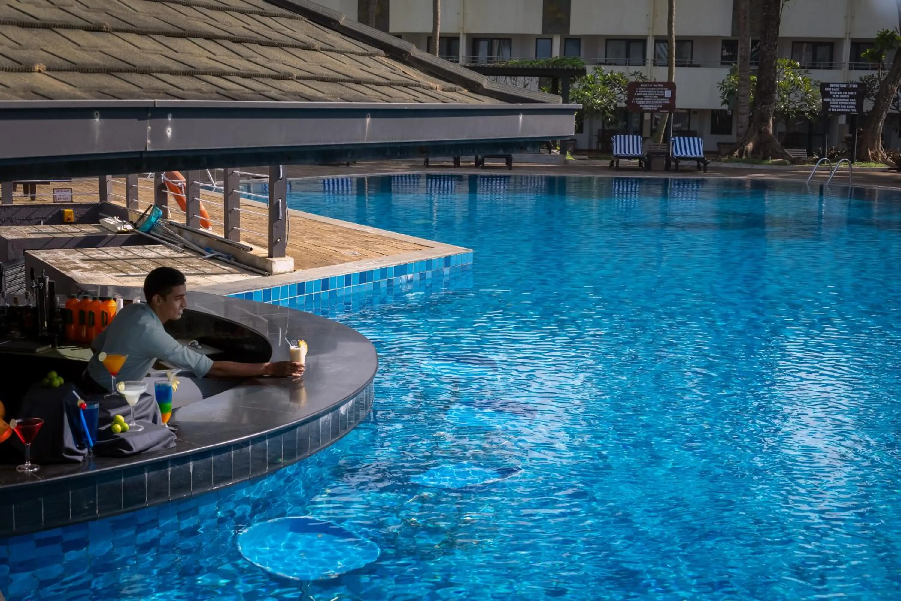 Swimming pool in Tangerine Beach Hotel