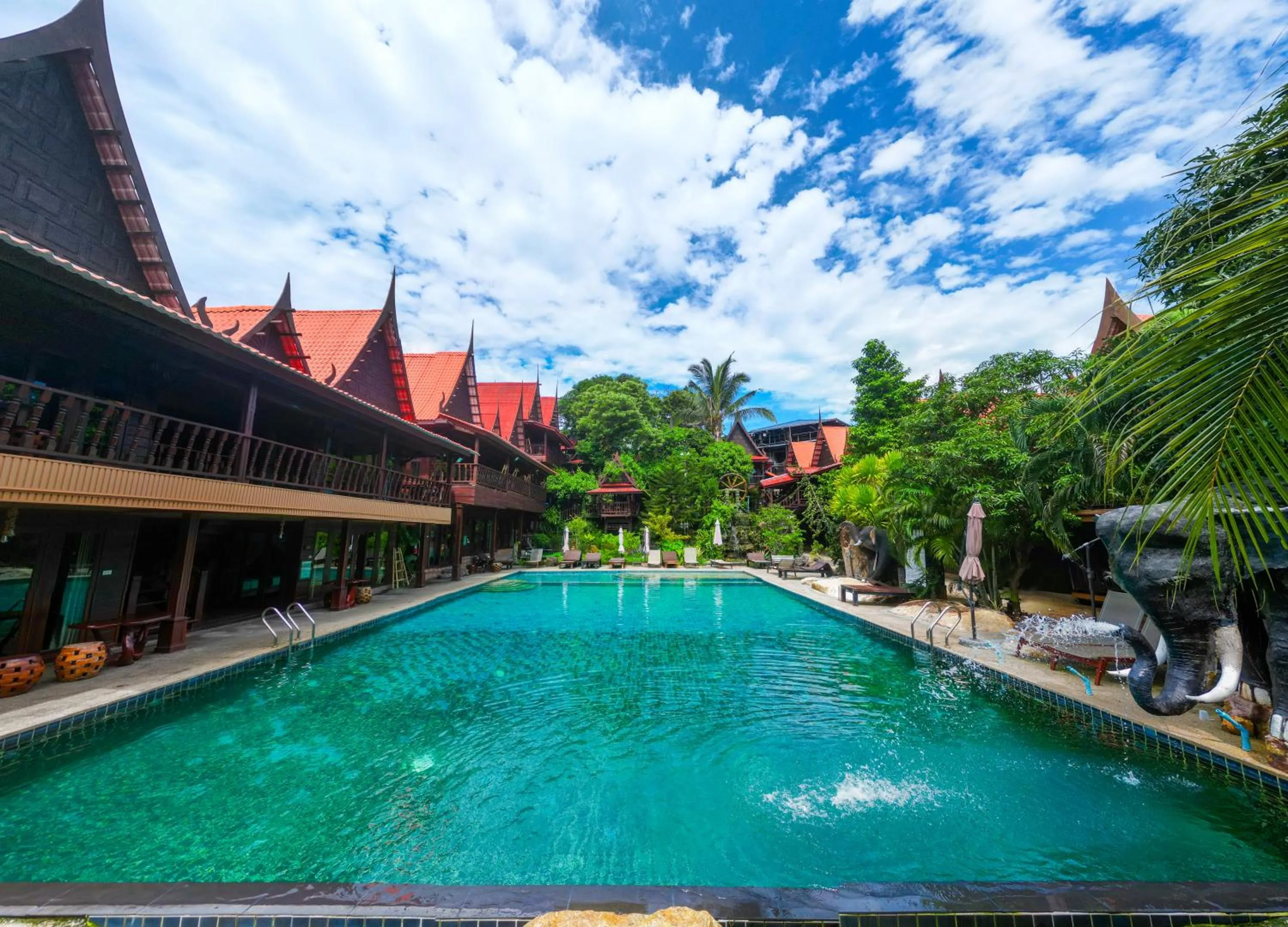 Swimming pool in Anda Lipe Resort