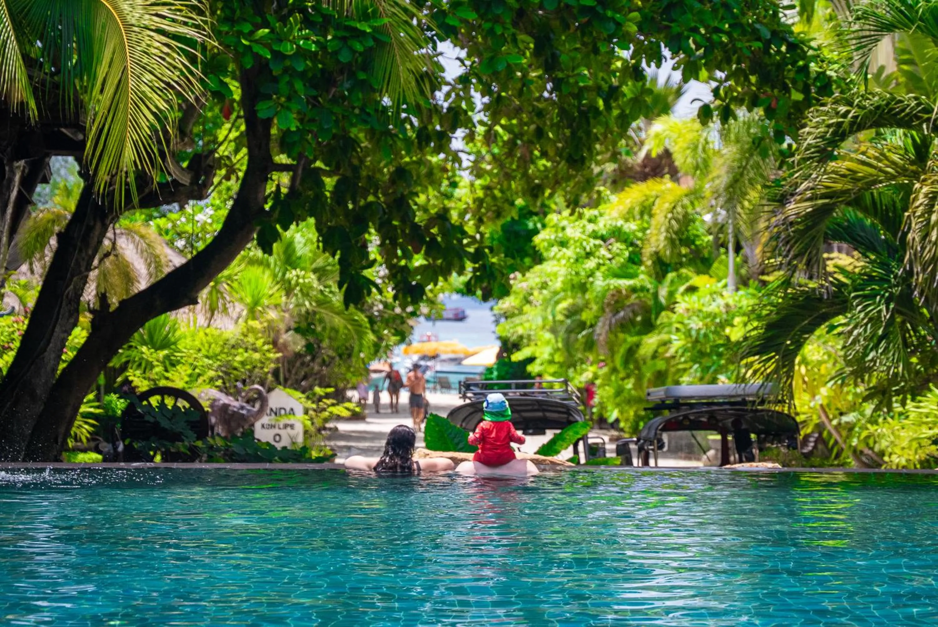 Swimming pool in Anda Lipe Resort