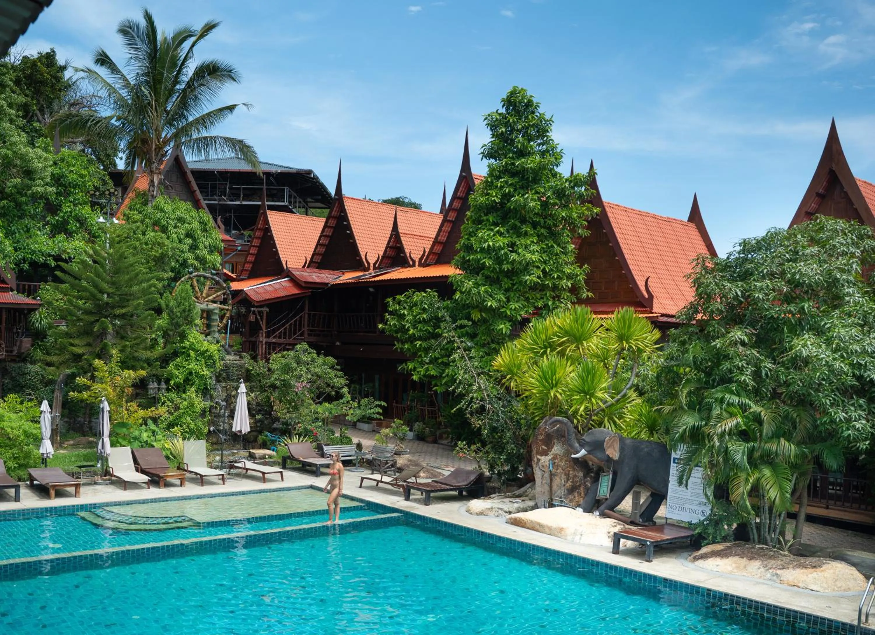 Swimming pool in Anda Lipe Resort