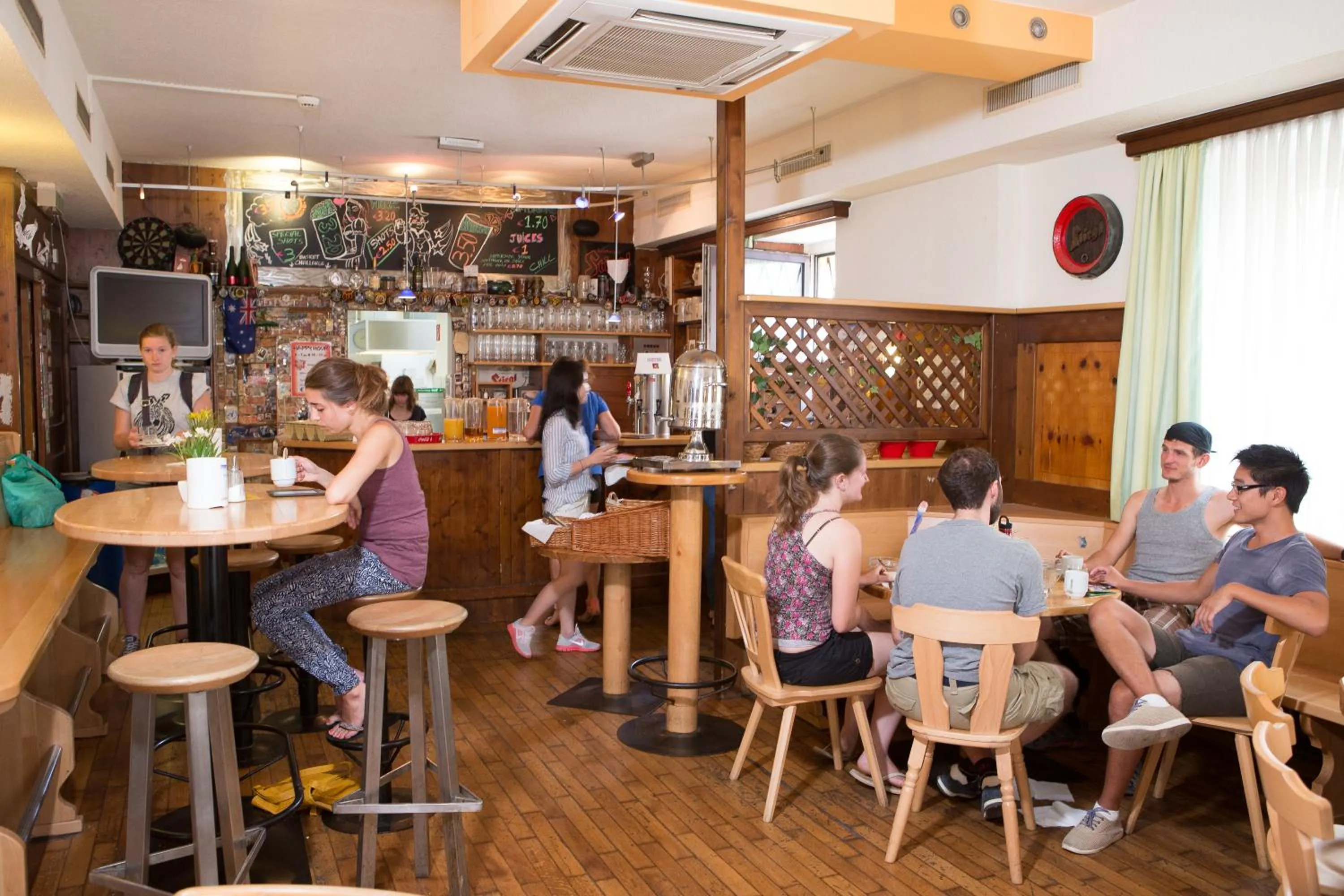 Breakfast in YoHo - International Youth Hostel