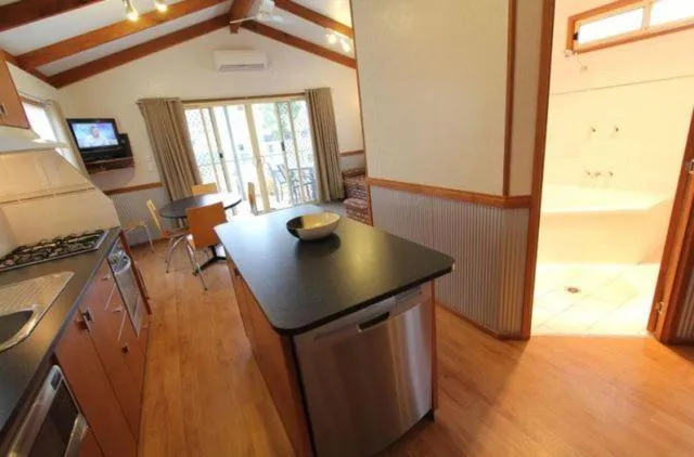 Kitchen or kitchenette in Apollo Bay Holiday Park