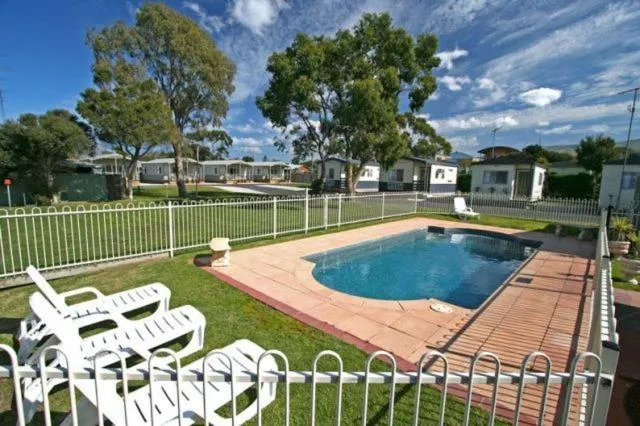 Swimming pool in Apollo Bay Holiday Park