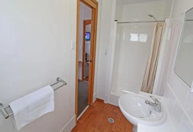 Bathroom in Apollo Bay Holiday Park