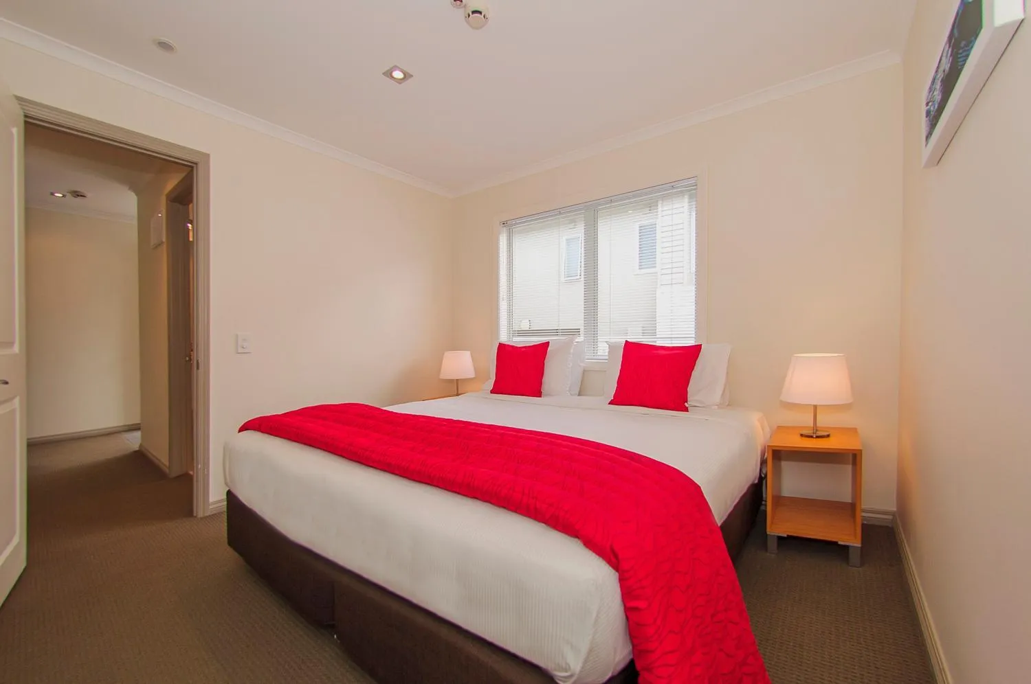 Bedroom, Bed in Crow's Nest Apartments