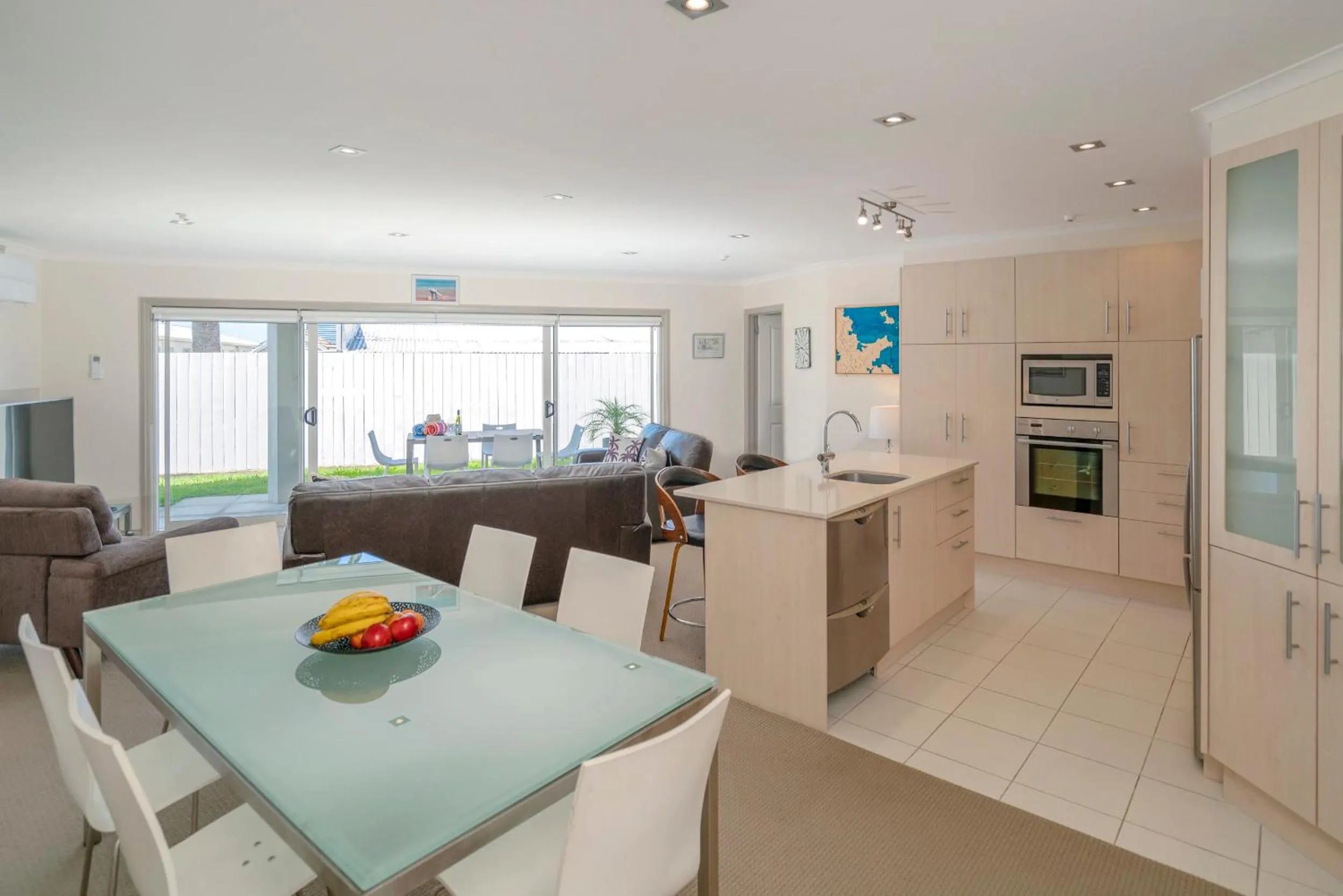 Coffee/tea facilities in Crow's Nest Apartments