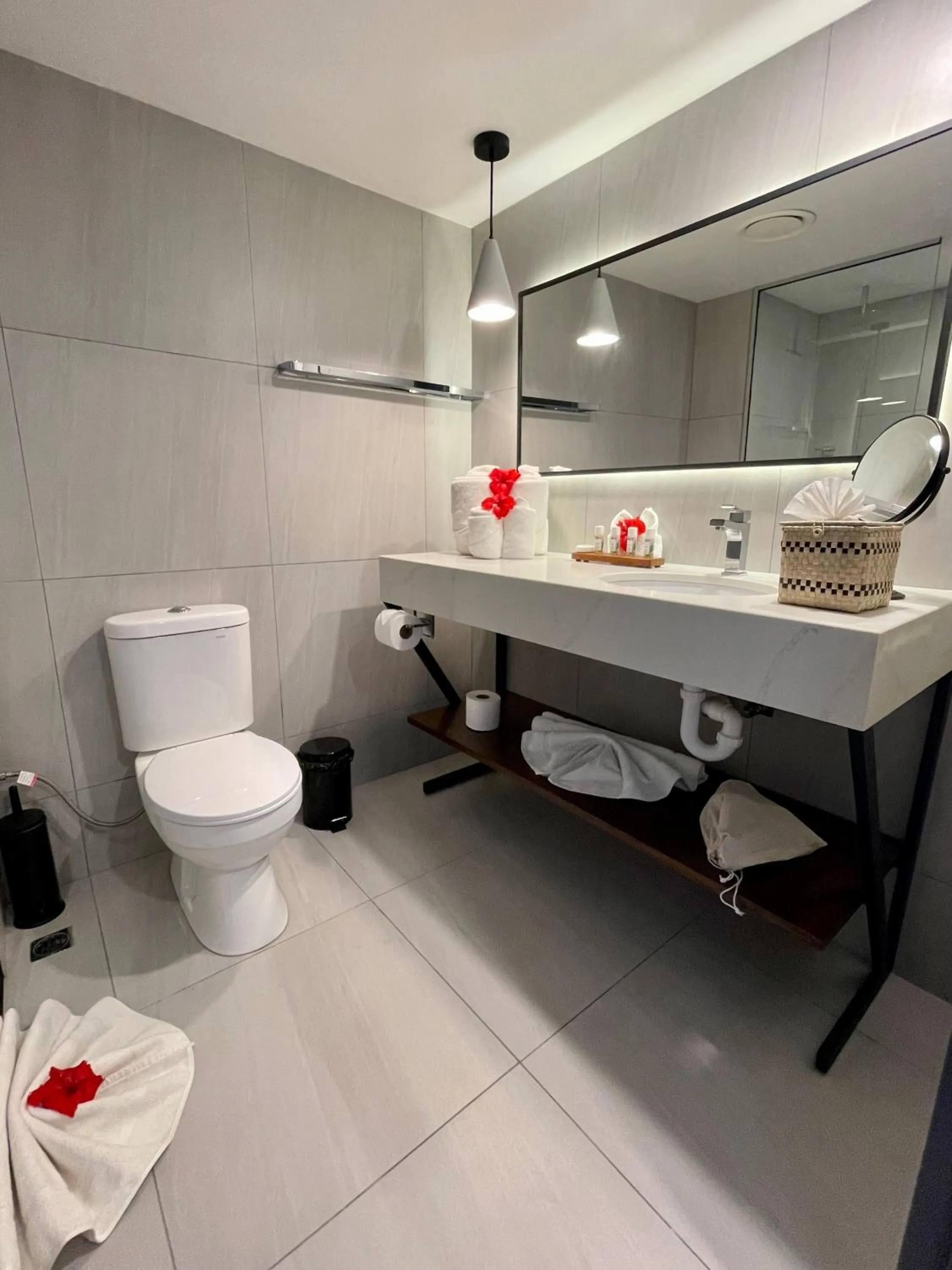 Bathroom in The Pearl South Pacific Resort, Spa & Golf Course