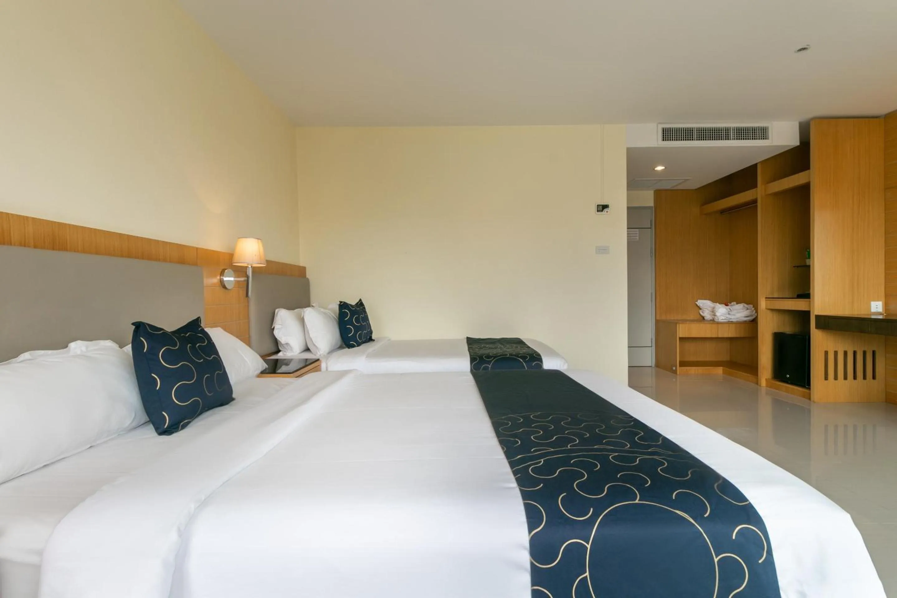 Bedroom, Bed in Golden Beach Boutique Resort