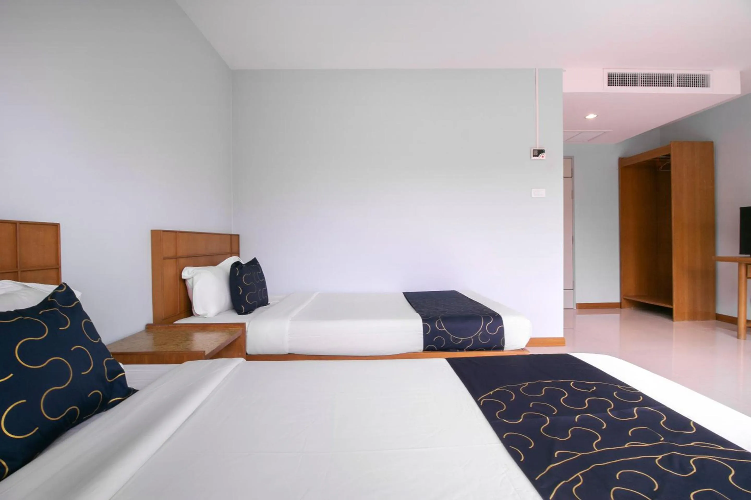 Bedroom, Bed in Golden Beach Boutique Resort