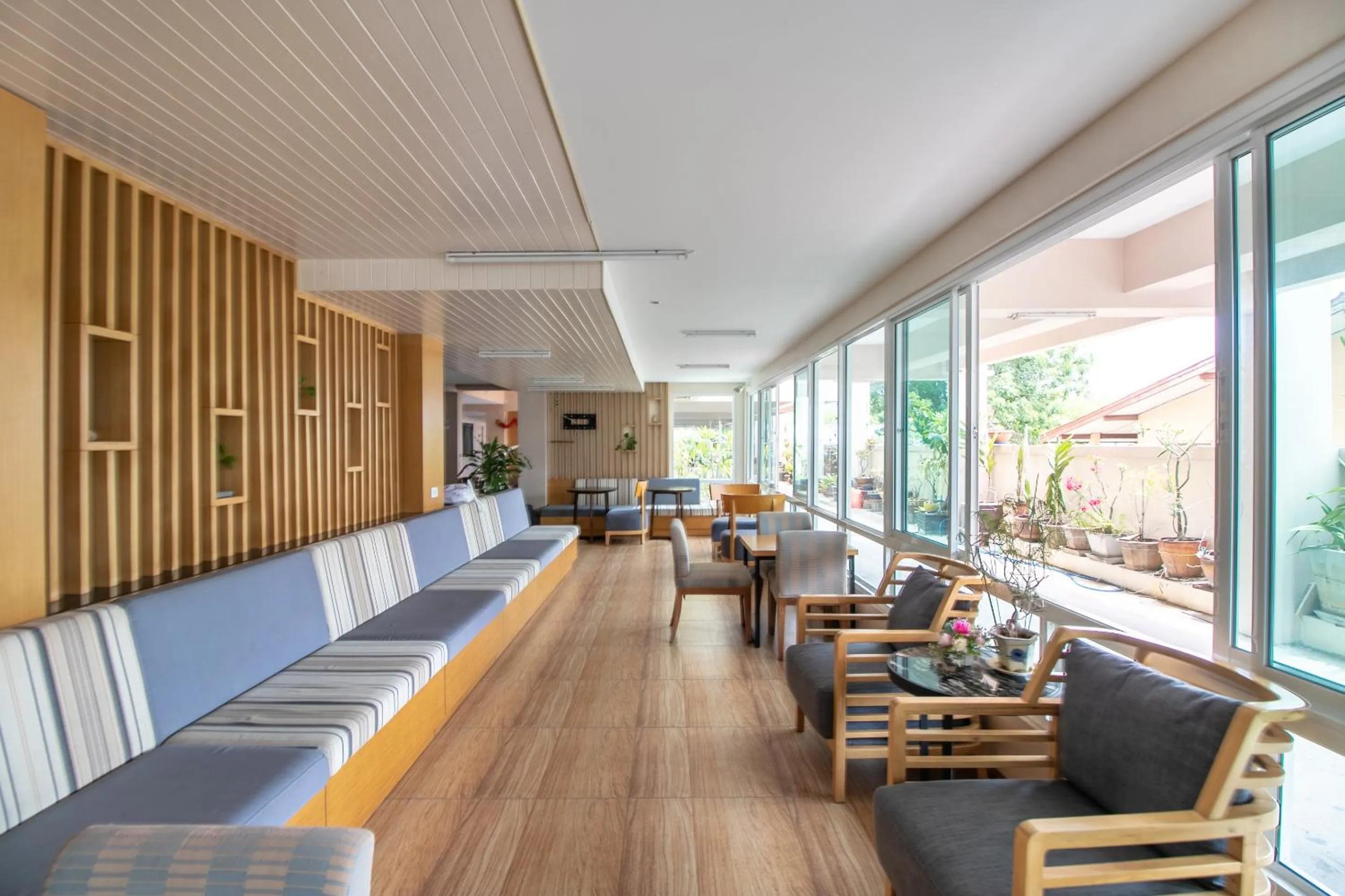 Restaurant/places to eat in Golden Beach Boutique Resort