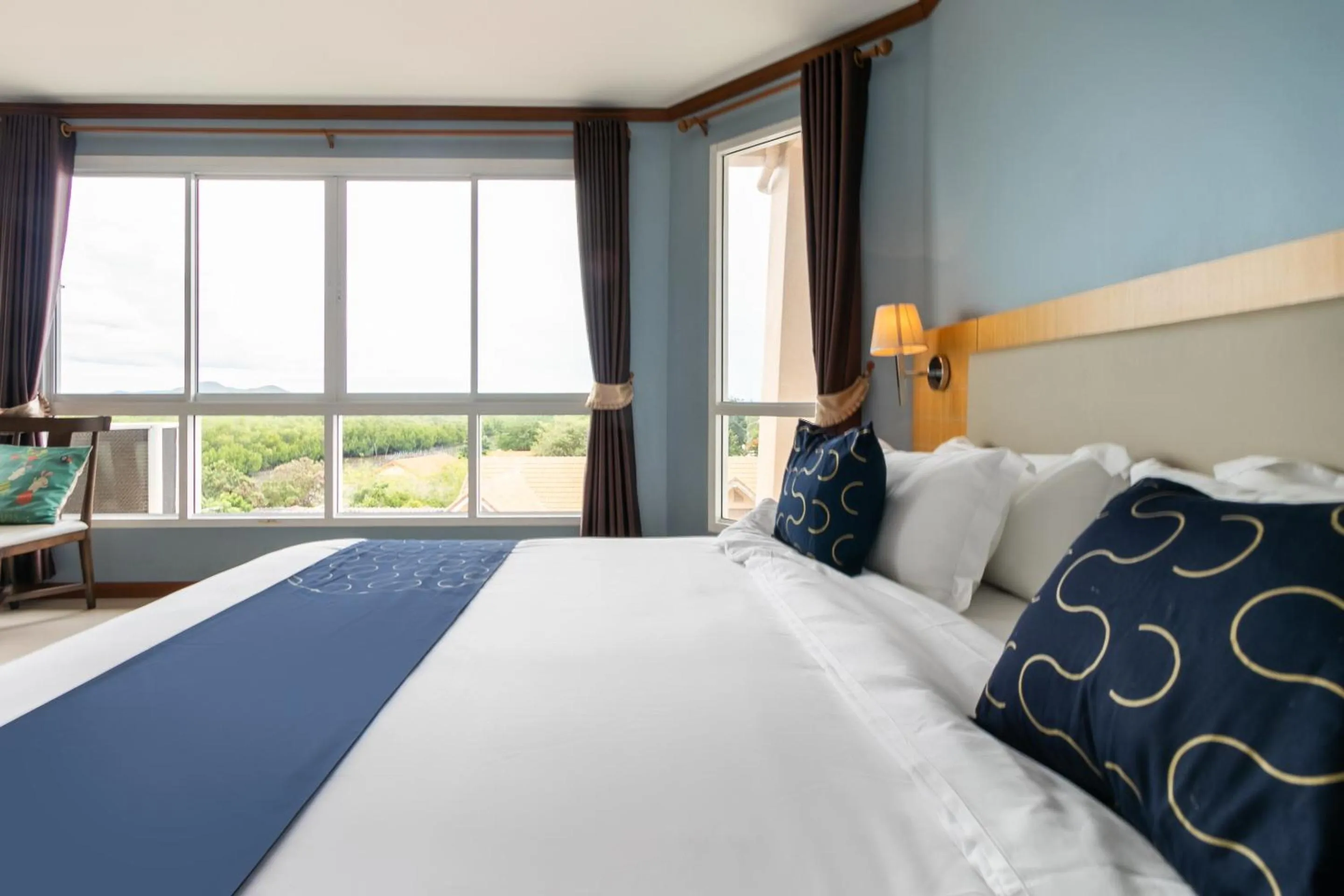 Bedroom, Bed in Golden Beach Boutique Resort