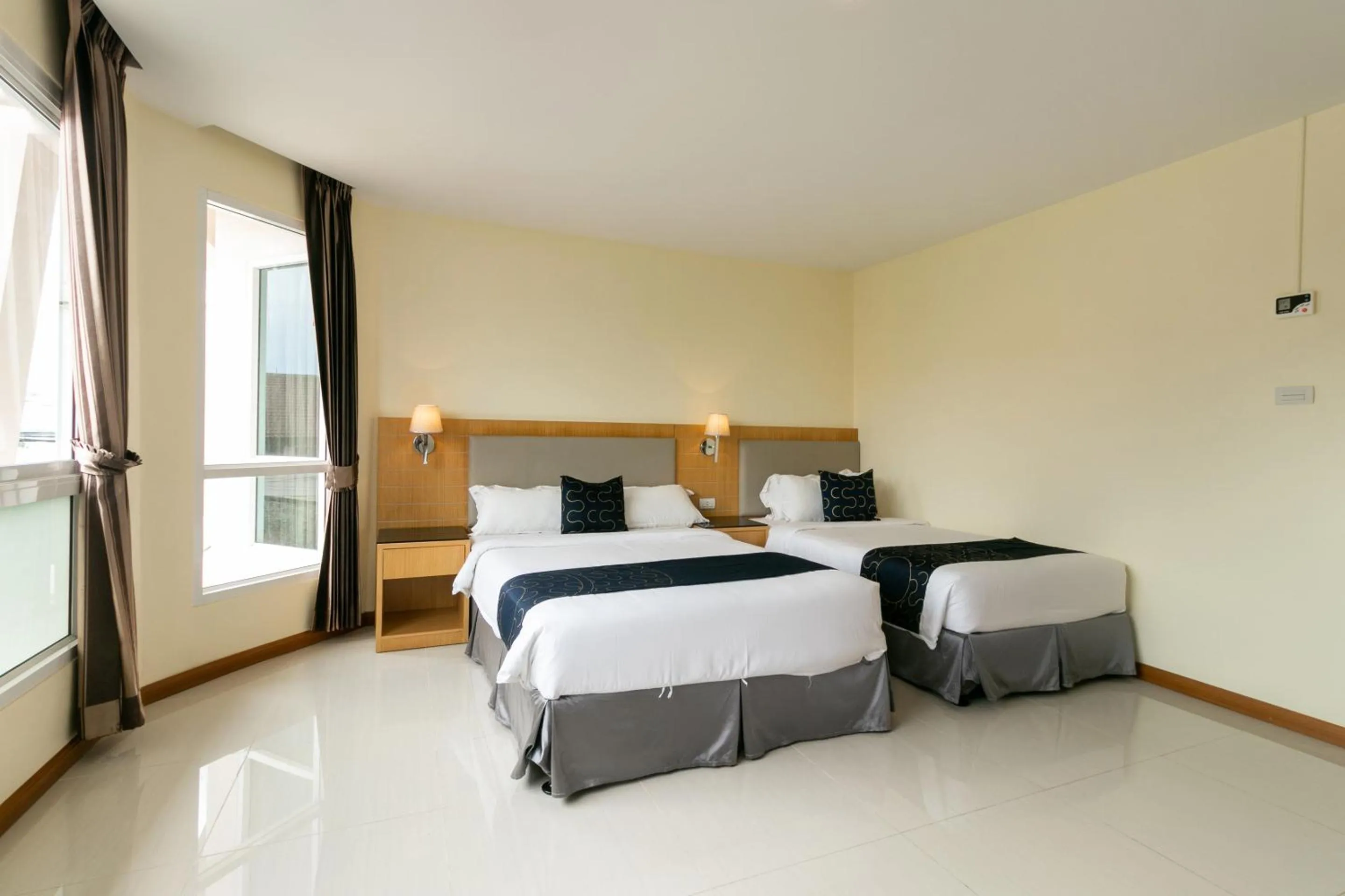 Bedroom, Bed in Golden Beach Boutique Resort