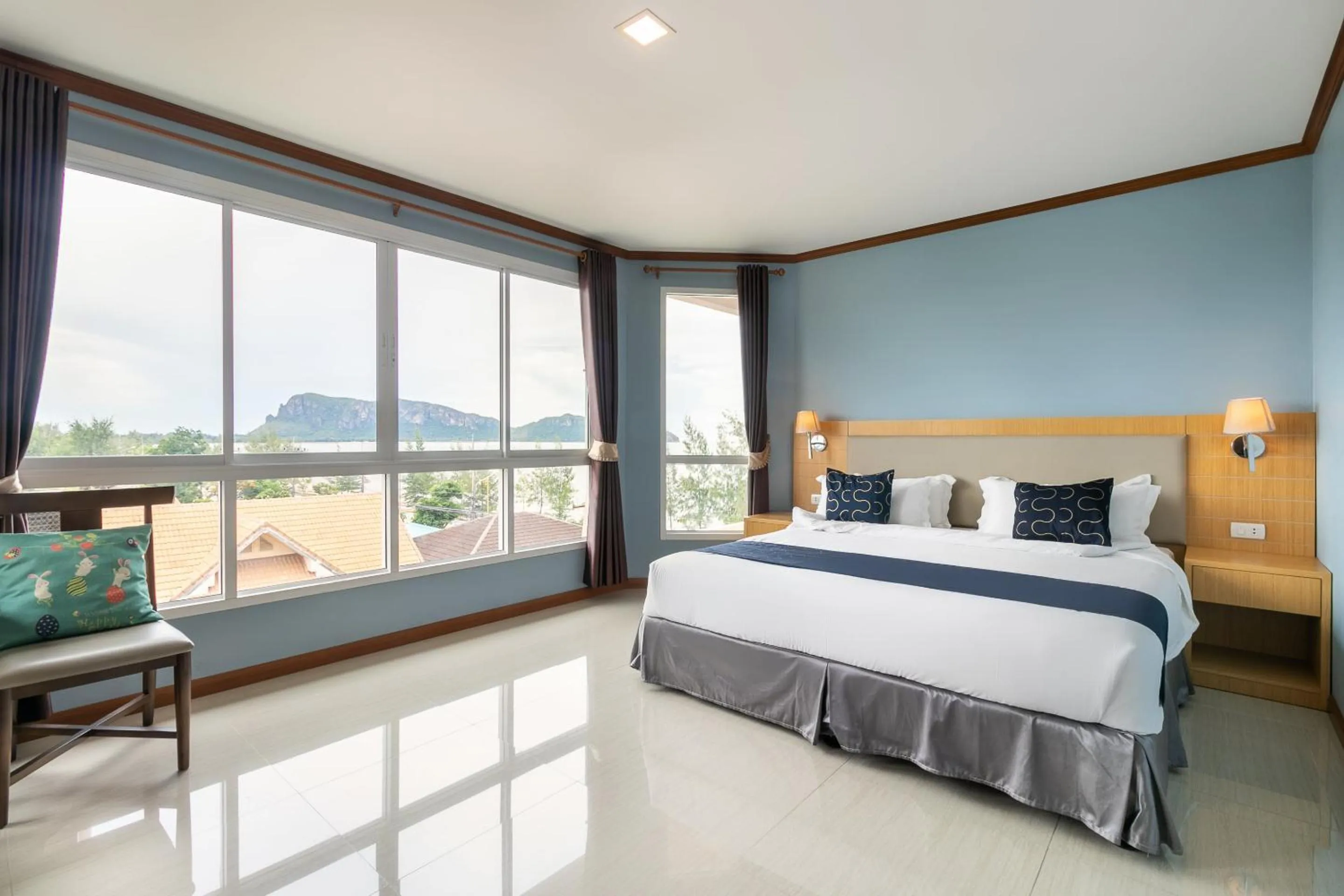 Bedroom, Bed in Golden Beach Boutique Resort