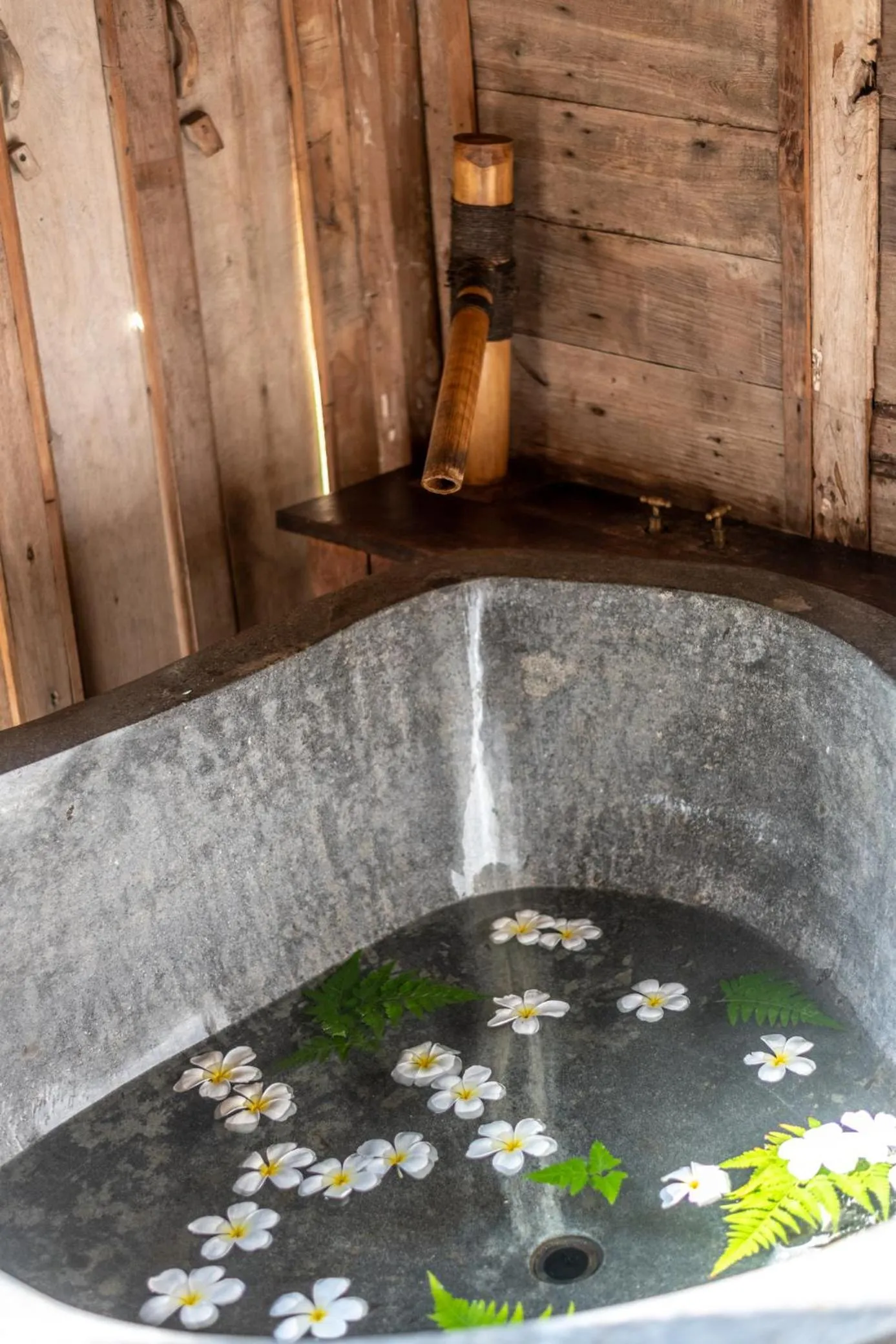 Bath in Ratua Private Island Resort