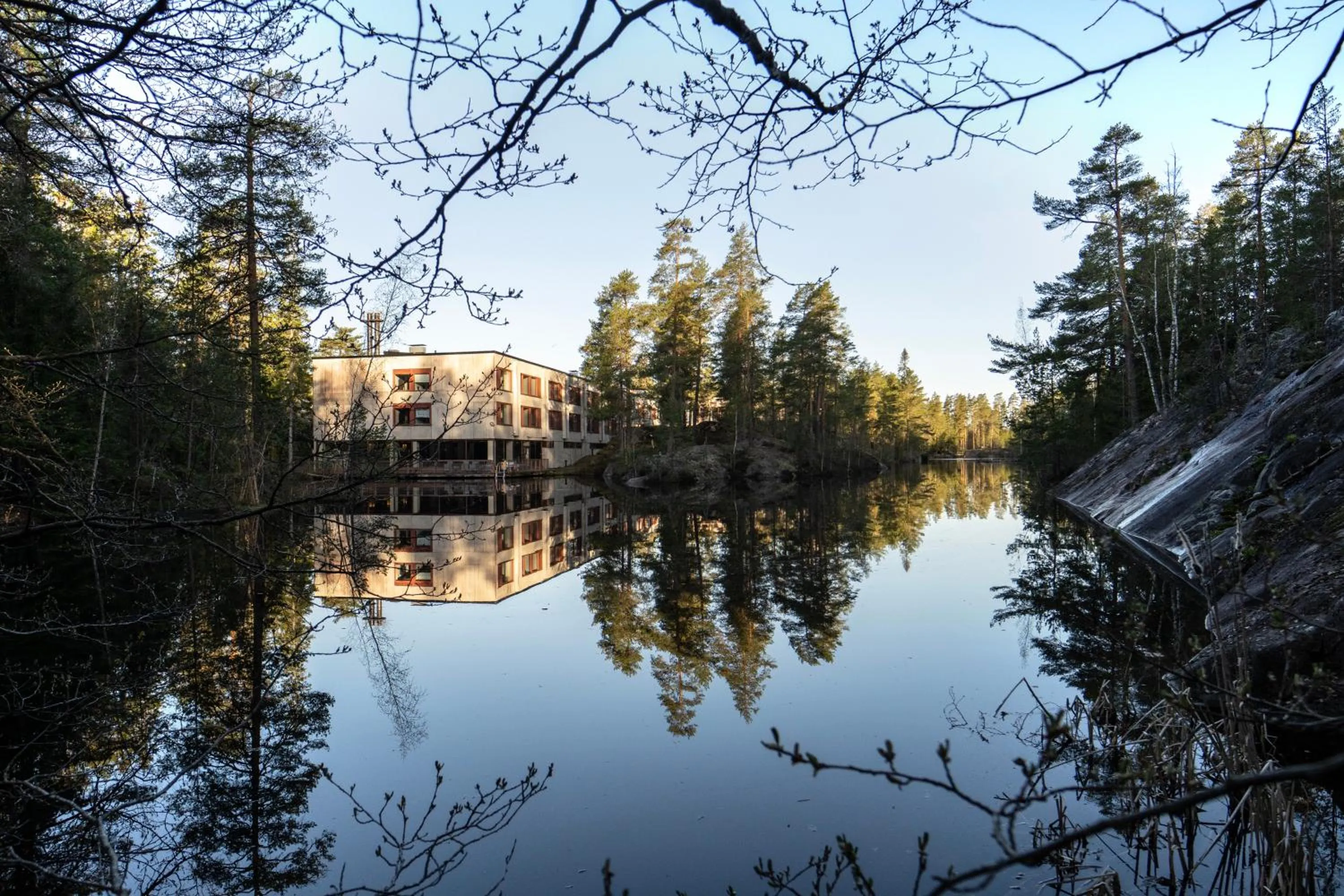 Facade/entrance in Hotel Korpilampi