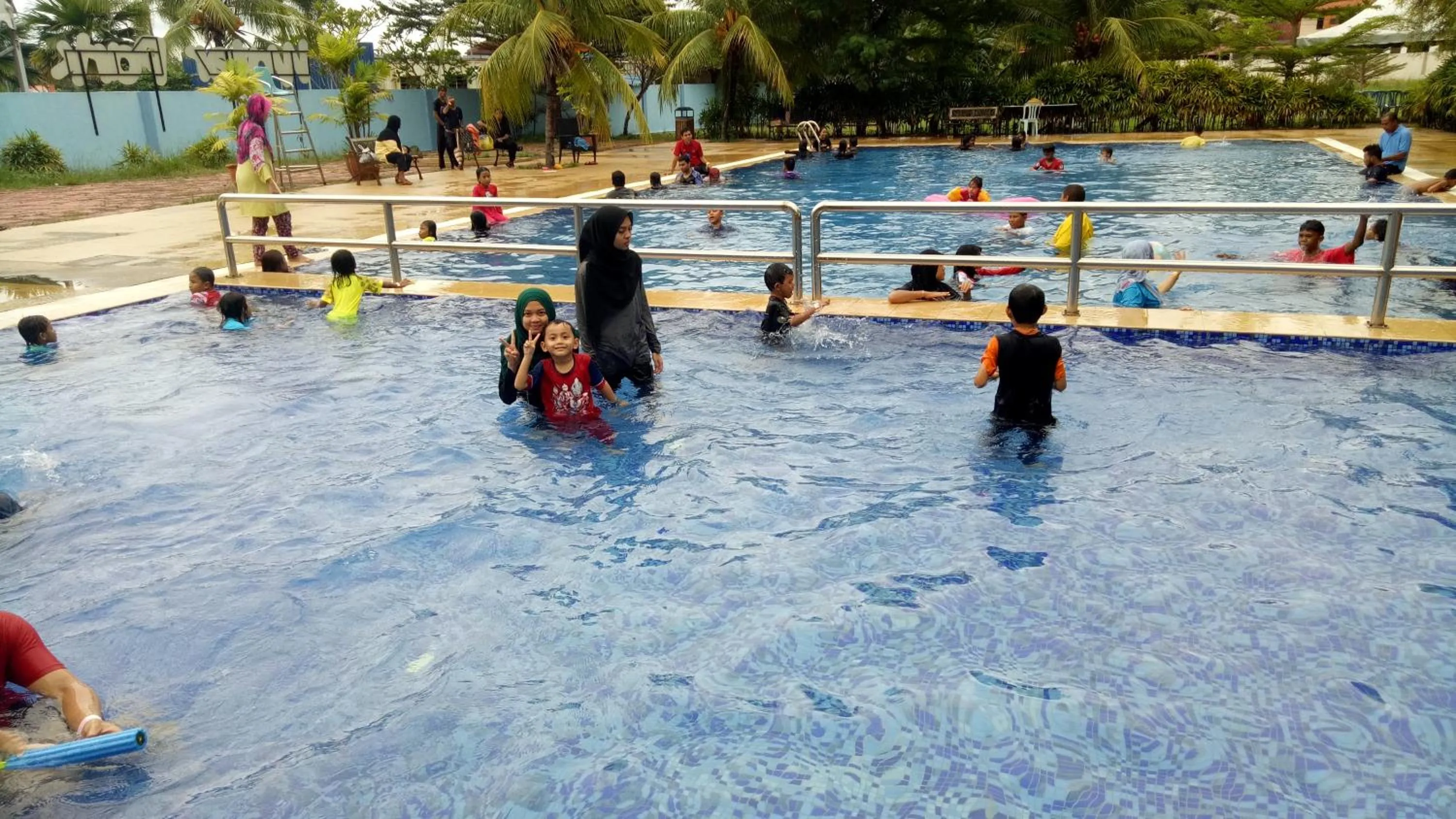 Swimming pool in CT Homestay at Lagoon Park Resort