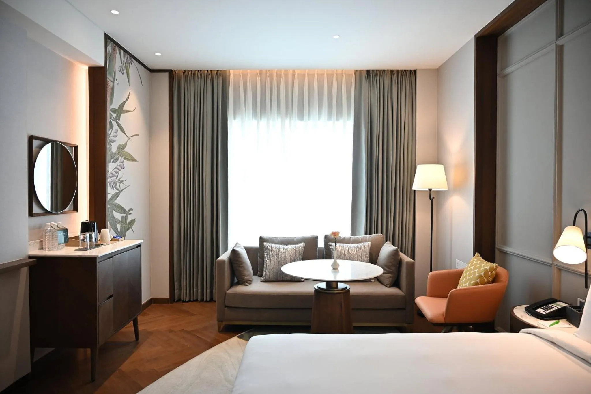 Photo of the whole room, Bed in Holiday Inn New Delhi Mayur Vihar Noida by IHG