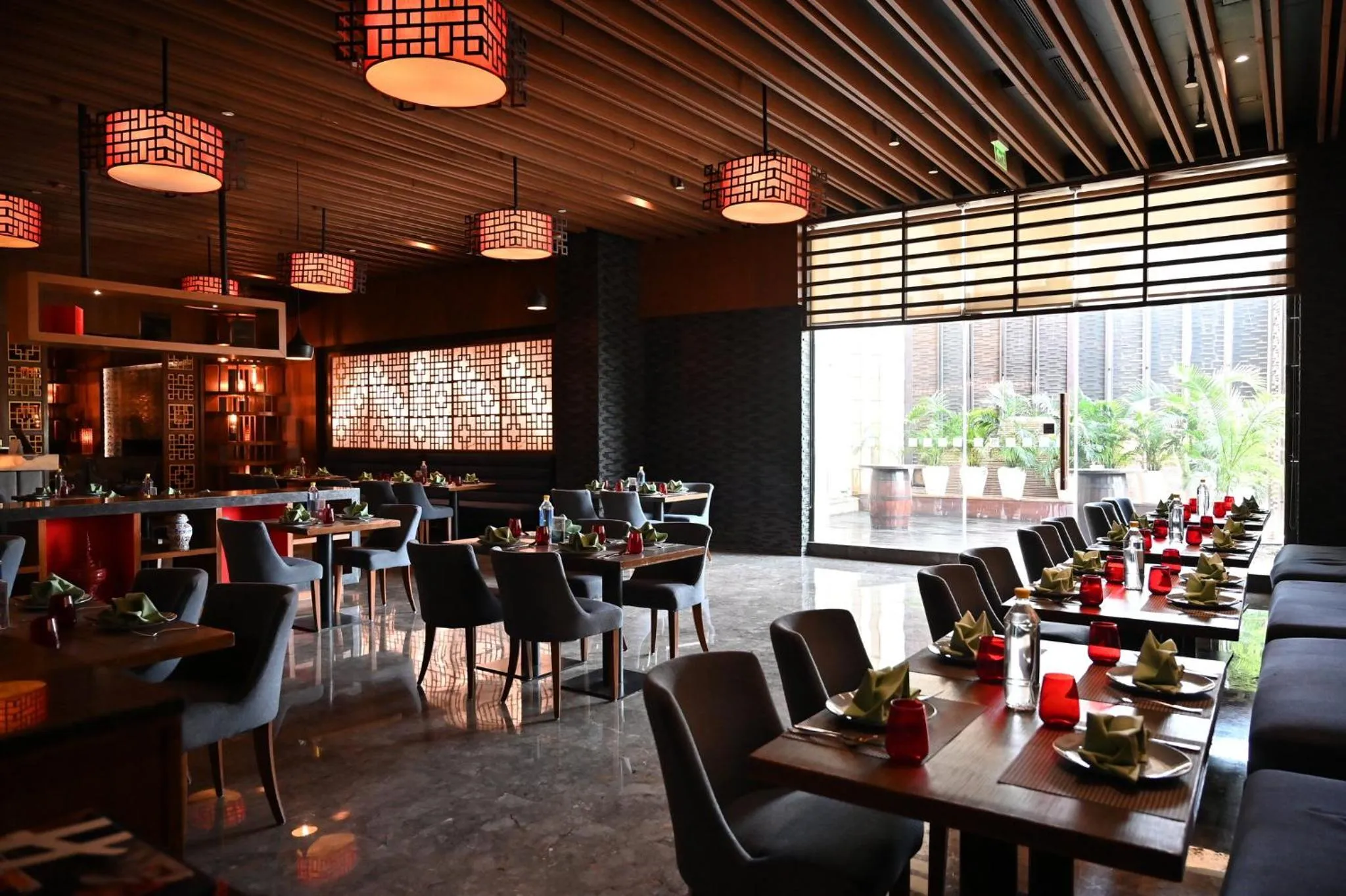 Restaurant/places to eat in Holiday Inn New Delhi Mayur Vihar Noida by IHG