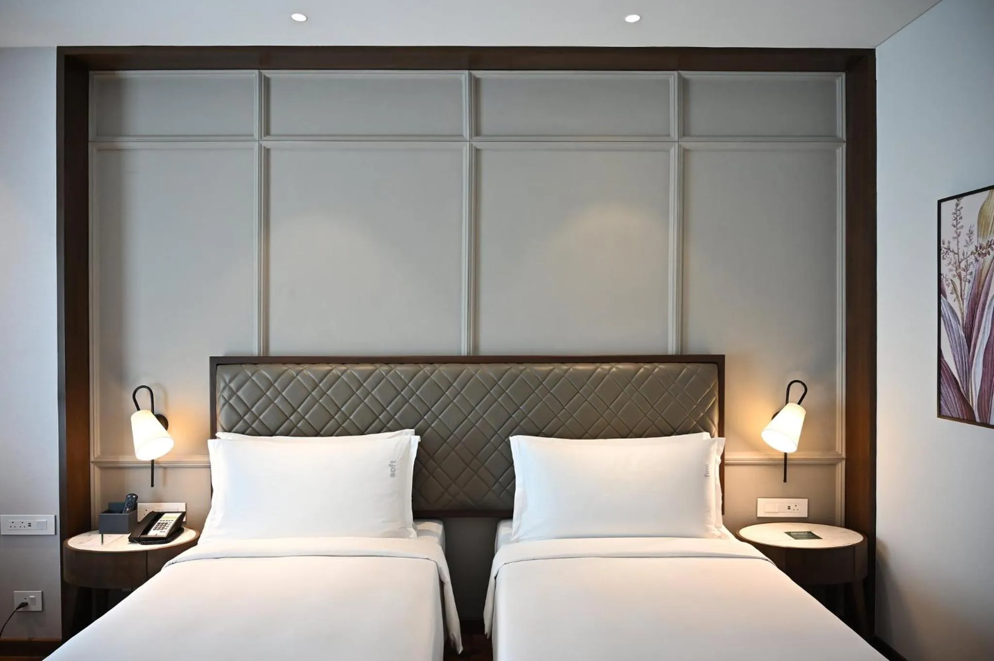 Photo of the whole room, Bed in Holiday Inn New Delhi Mayur Vihar Noida by IHG