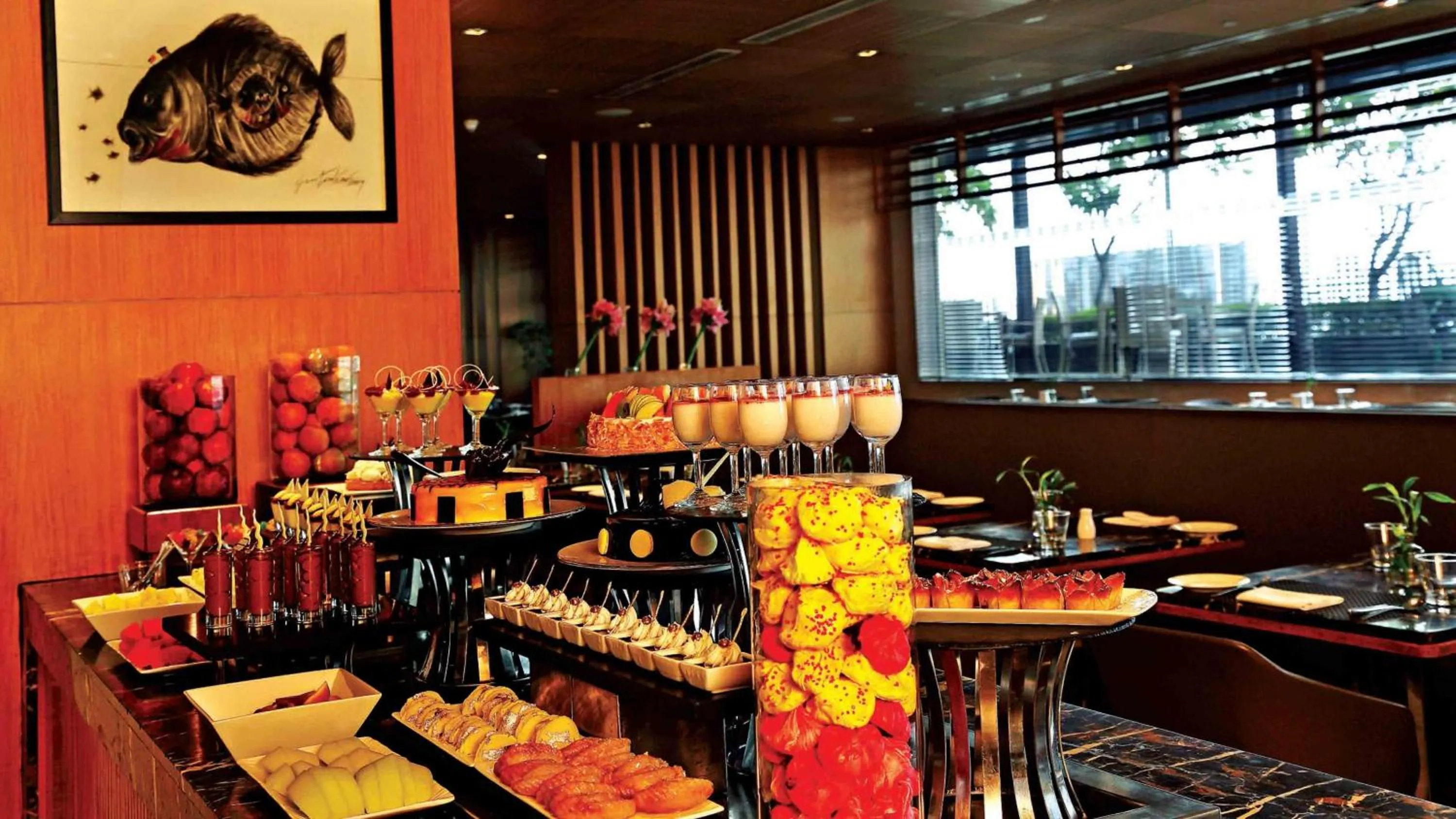 Restaurant/places to eat in Holiday Inn New Delhi Mayur Vihar Noida by IHG