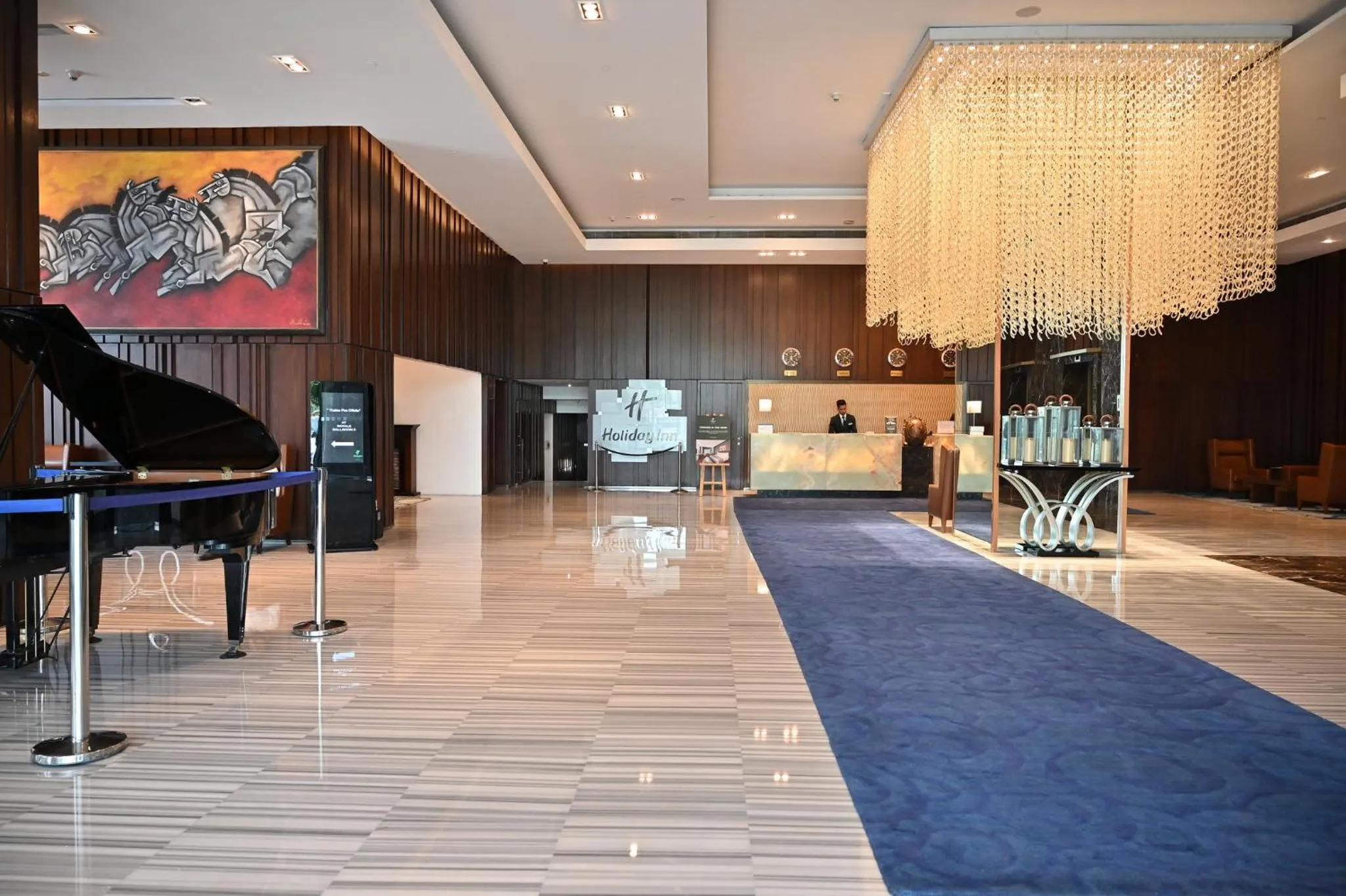 Property building in Holiday Inn New Delhi Mayur Vihar Noida by IHG