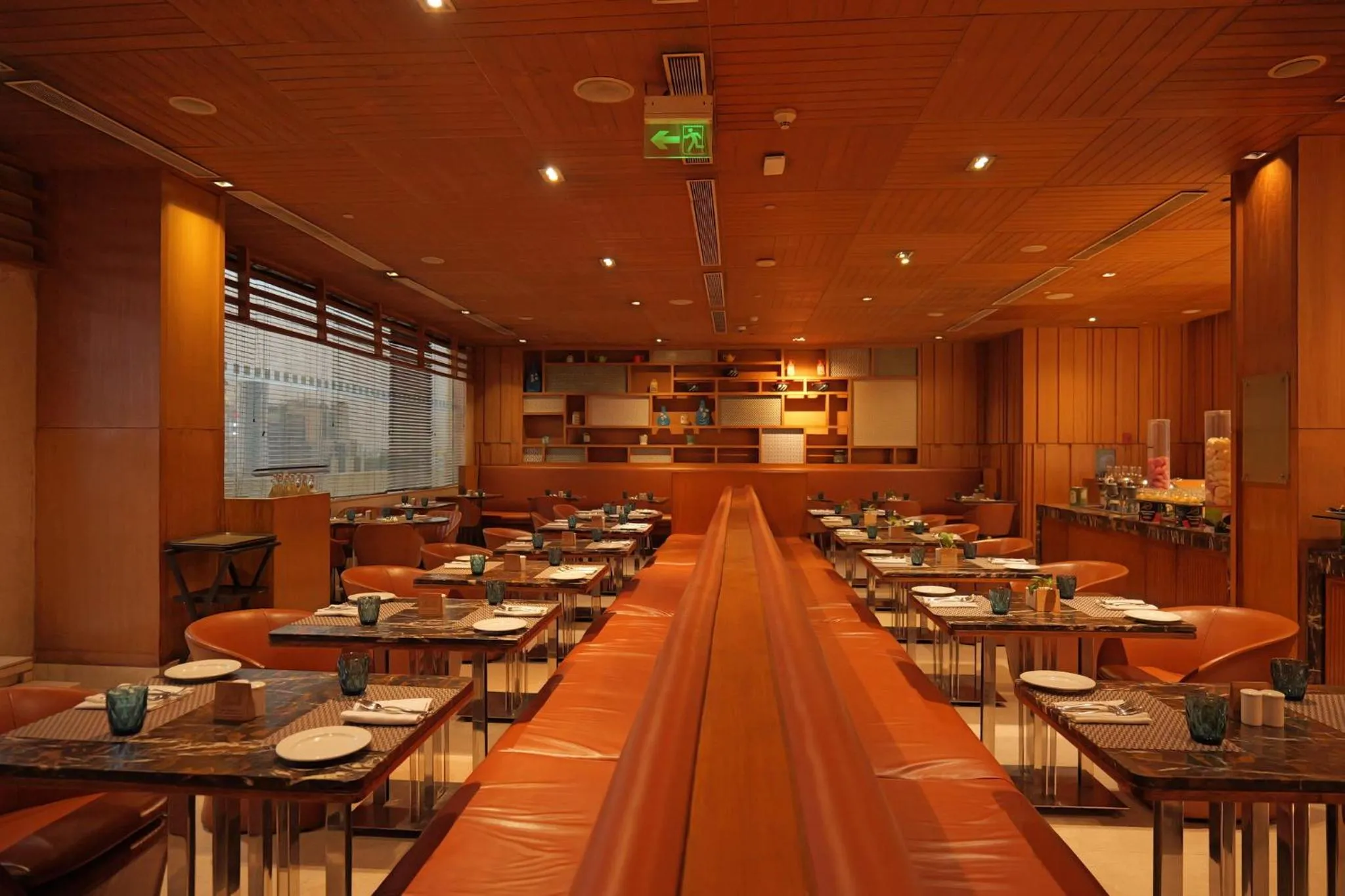 Restaurant/places to eat in Holiday Inn New Delhi Mayur Vihar Noida by IHG