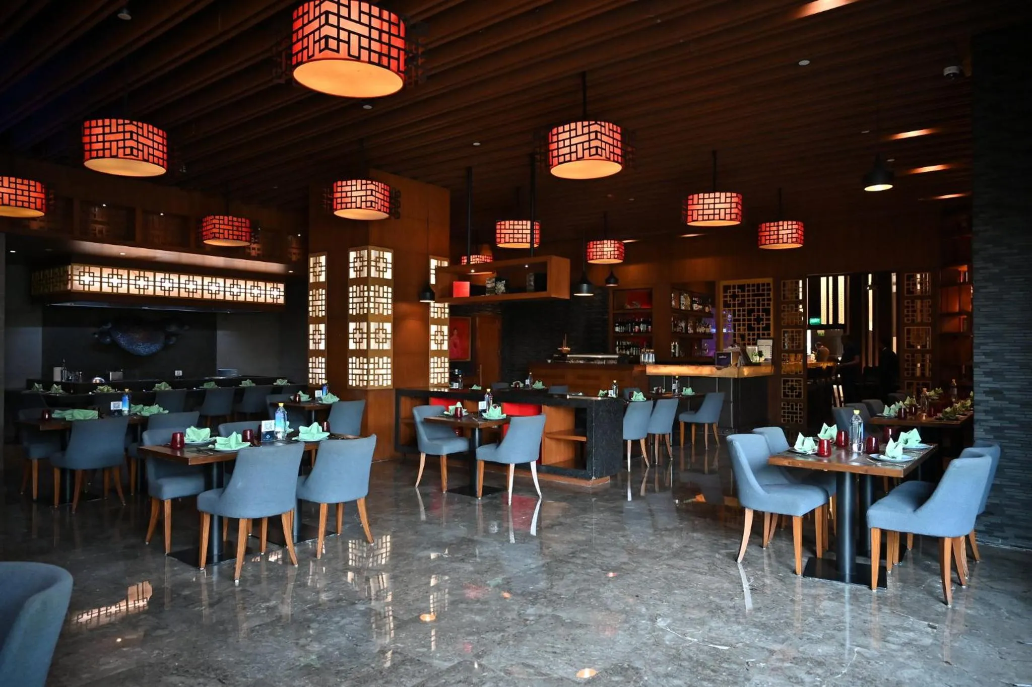 Restaurant/places to eat in Holiday Inn New Delhi Mayur Vihar Noida by IHG