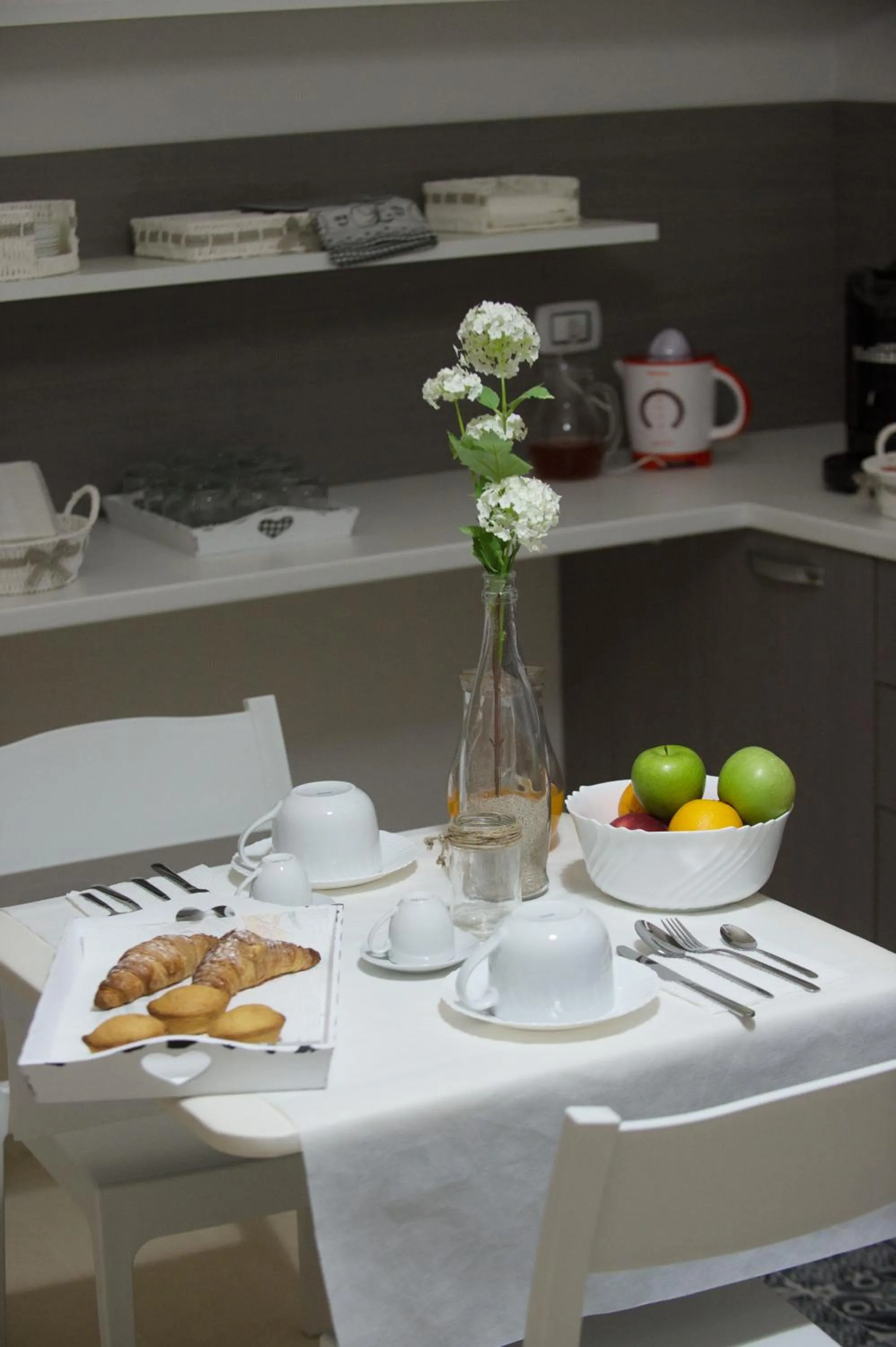 Breakfast in Villa Lupia